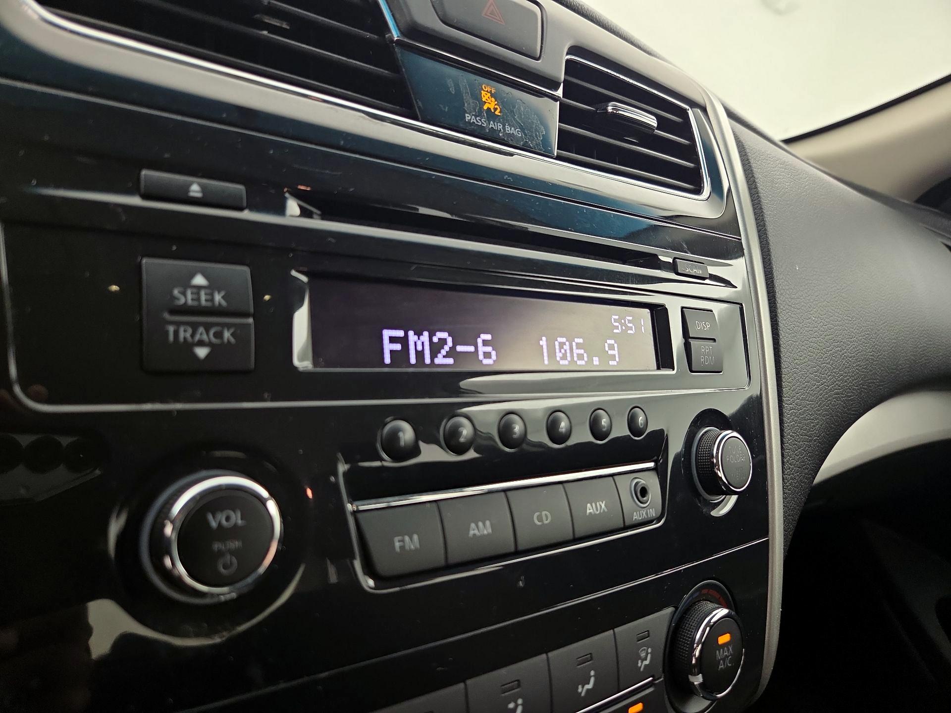 Thumbnail: 2015 Nissan Altima - 14