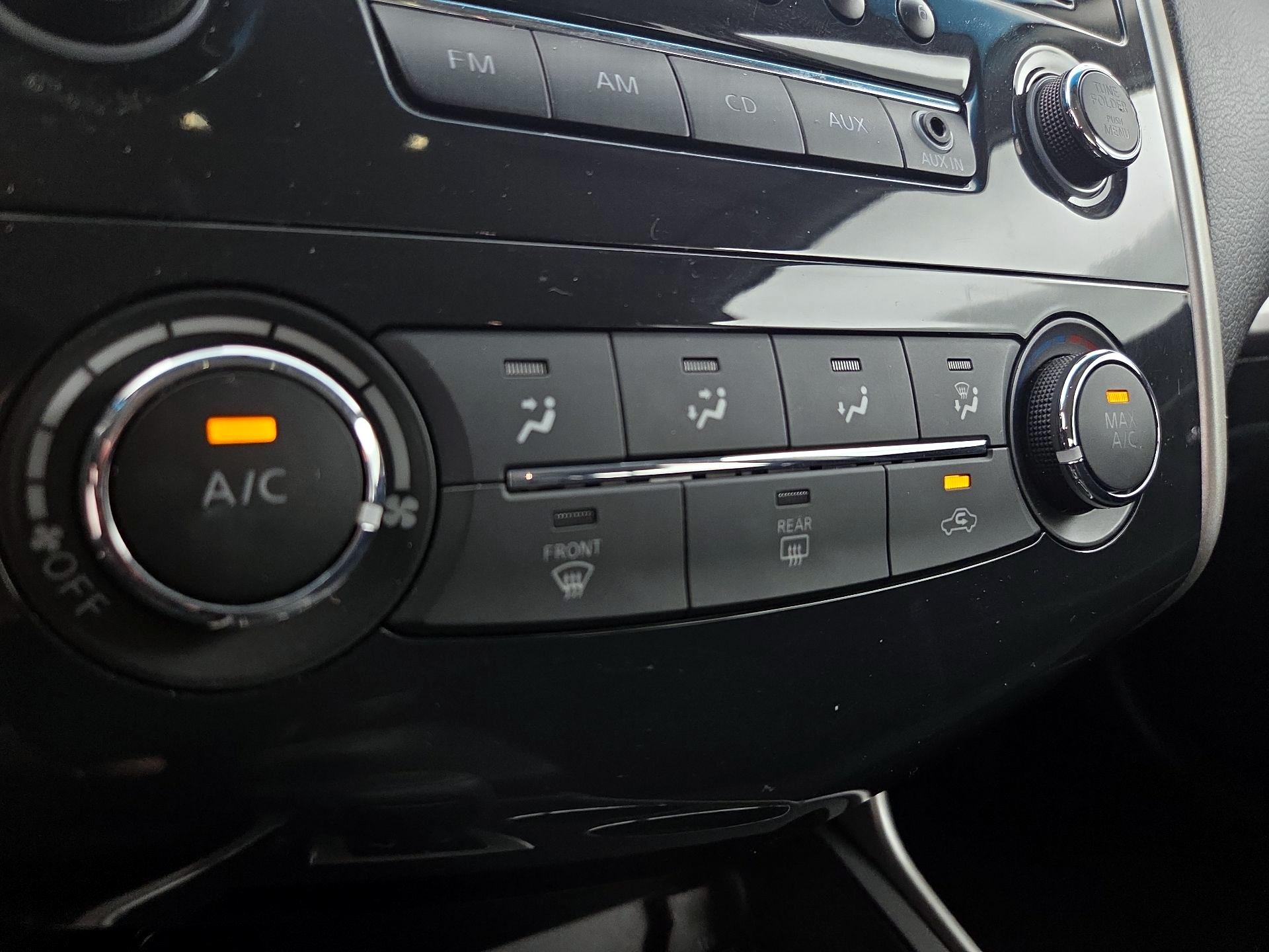 Thumbnail: 2015 Nissan Altima - 15