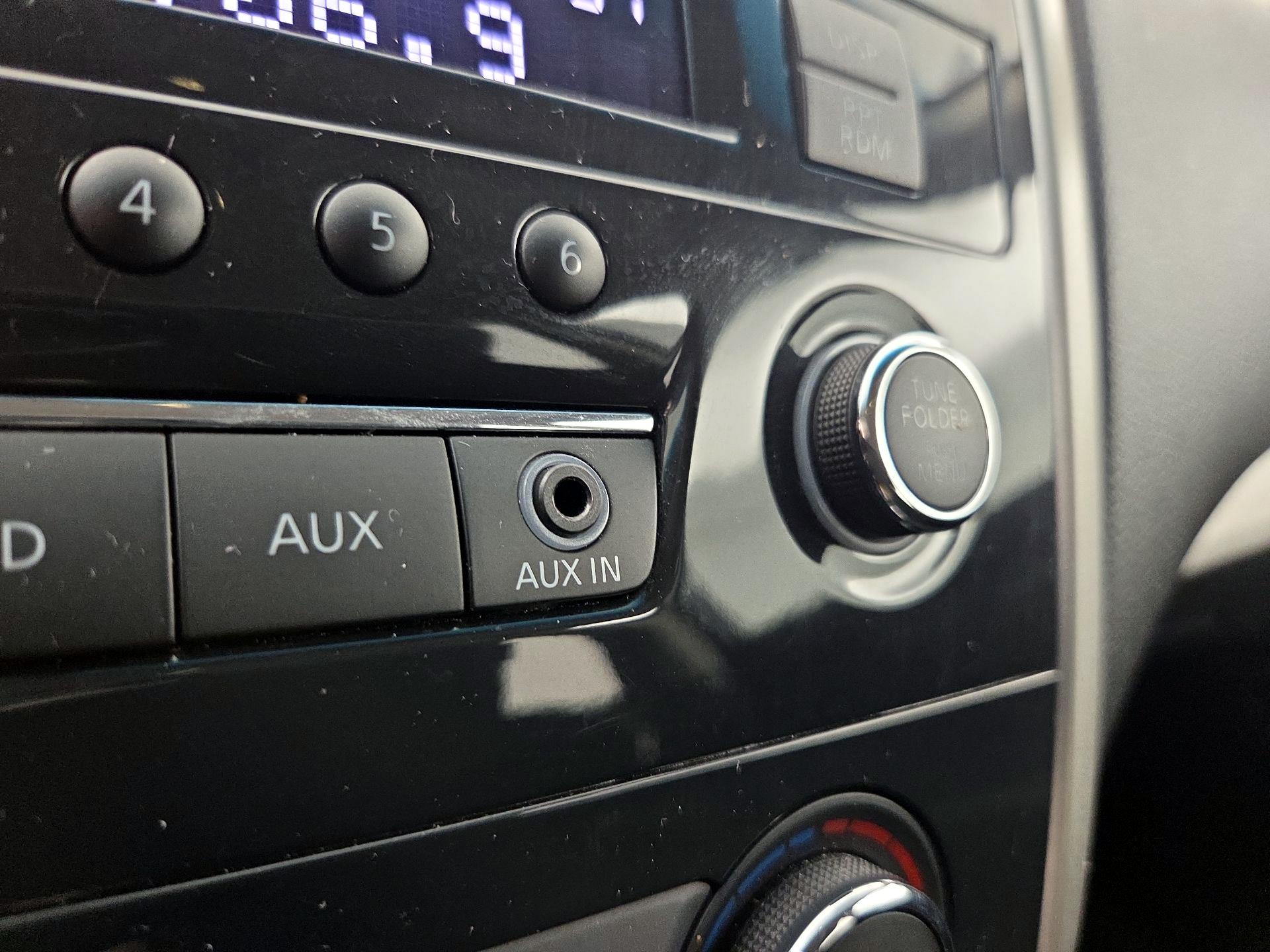 Thumbnail: 2015 Nissan Altima - 17