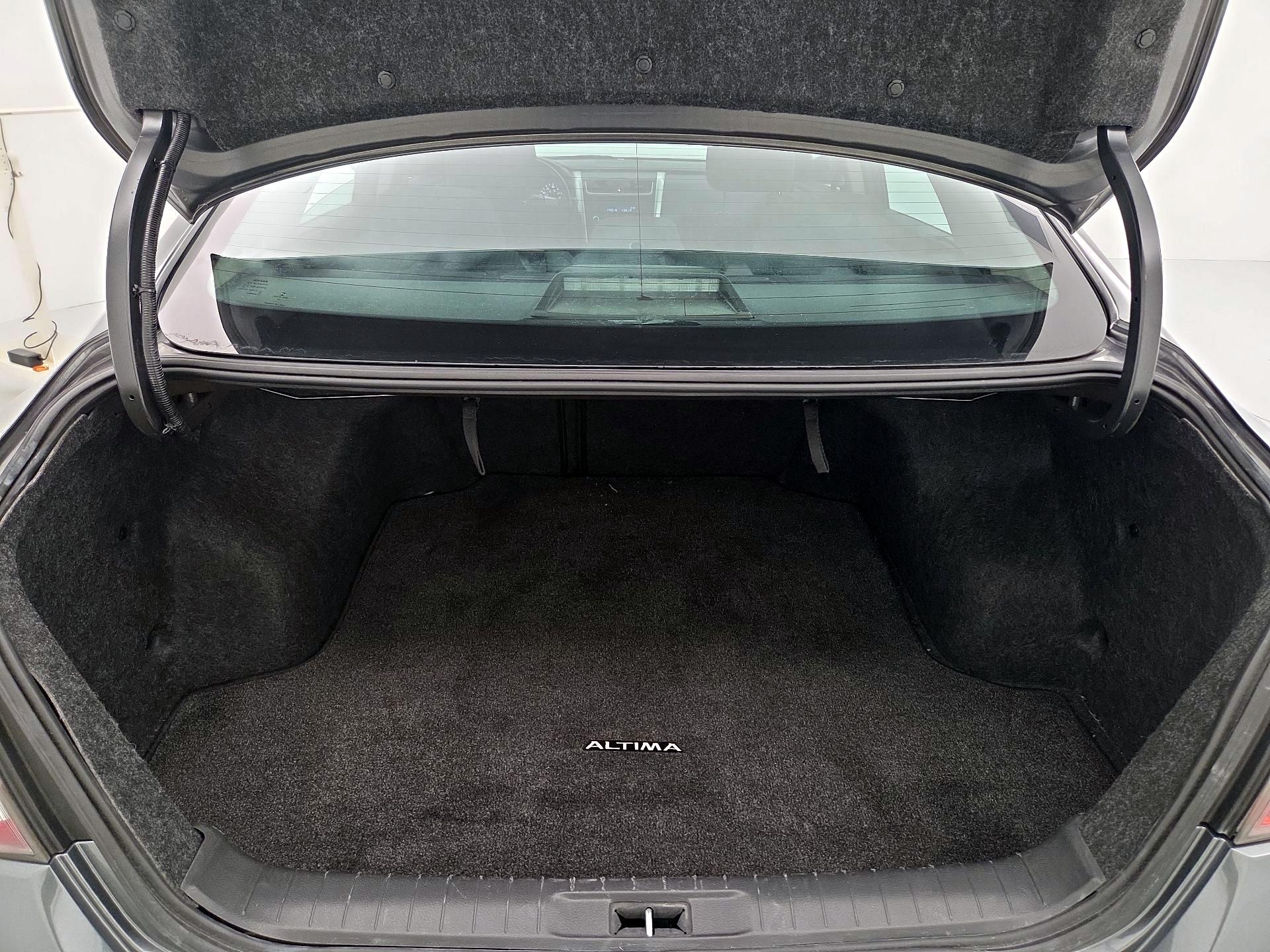 Thumbnail: 2015 Nissan Altima - 19