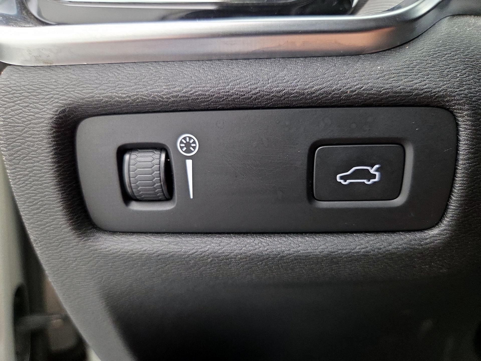 Thumbnail: 2019 Volvo S60 - 13