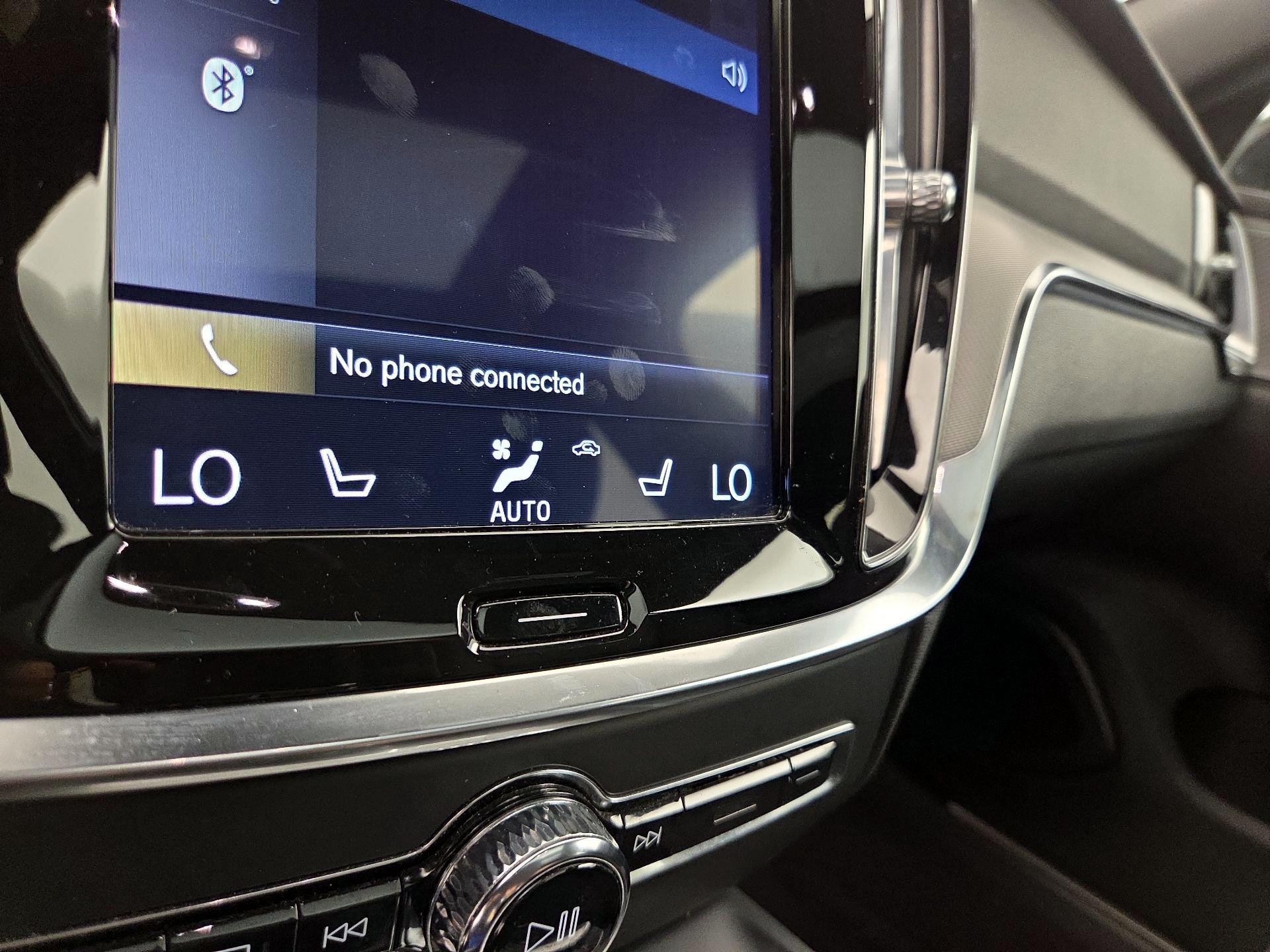 Thumbnail: 2019 Volvo S60 - 17