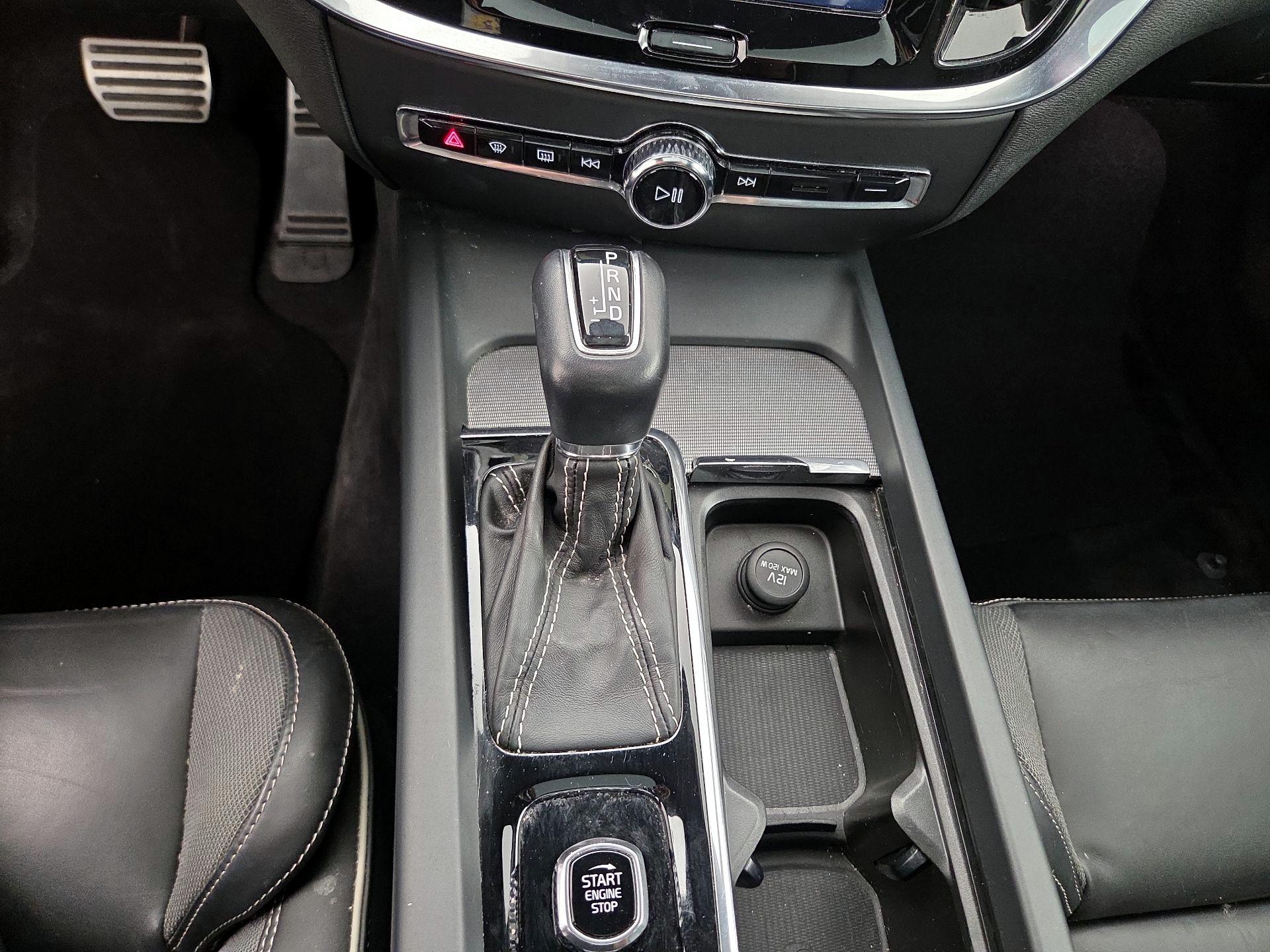 Thumbnail: 2019 Volvo S60 - 18