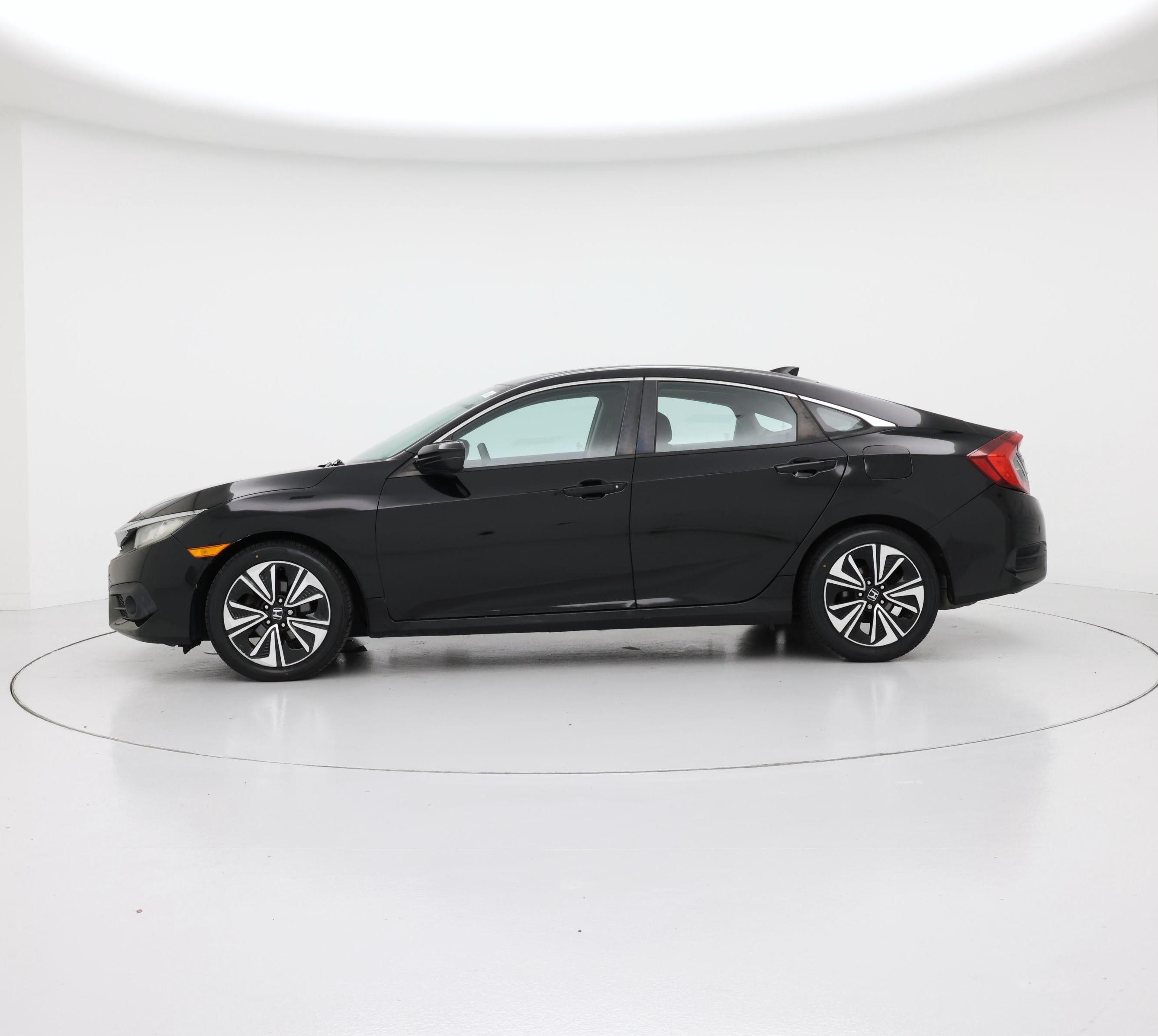 Thumbnail: 2016 Honda Civic - 3