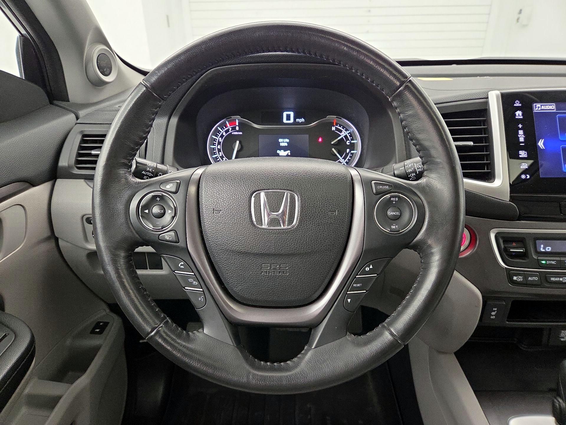 Thumbnail: 2018 Honda Pilot - 10