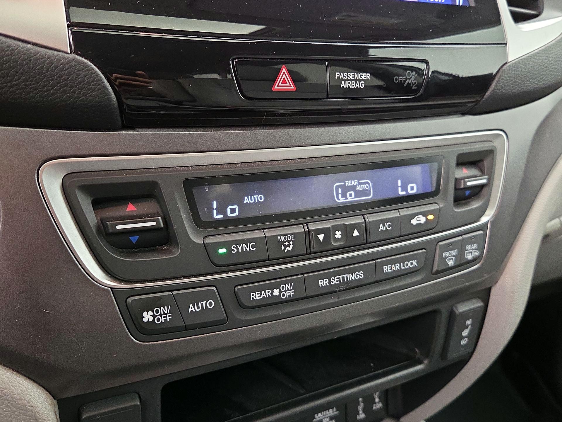 Thumbnail: 2018 Honda Pilot - 16