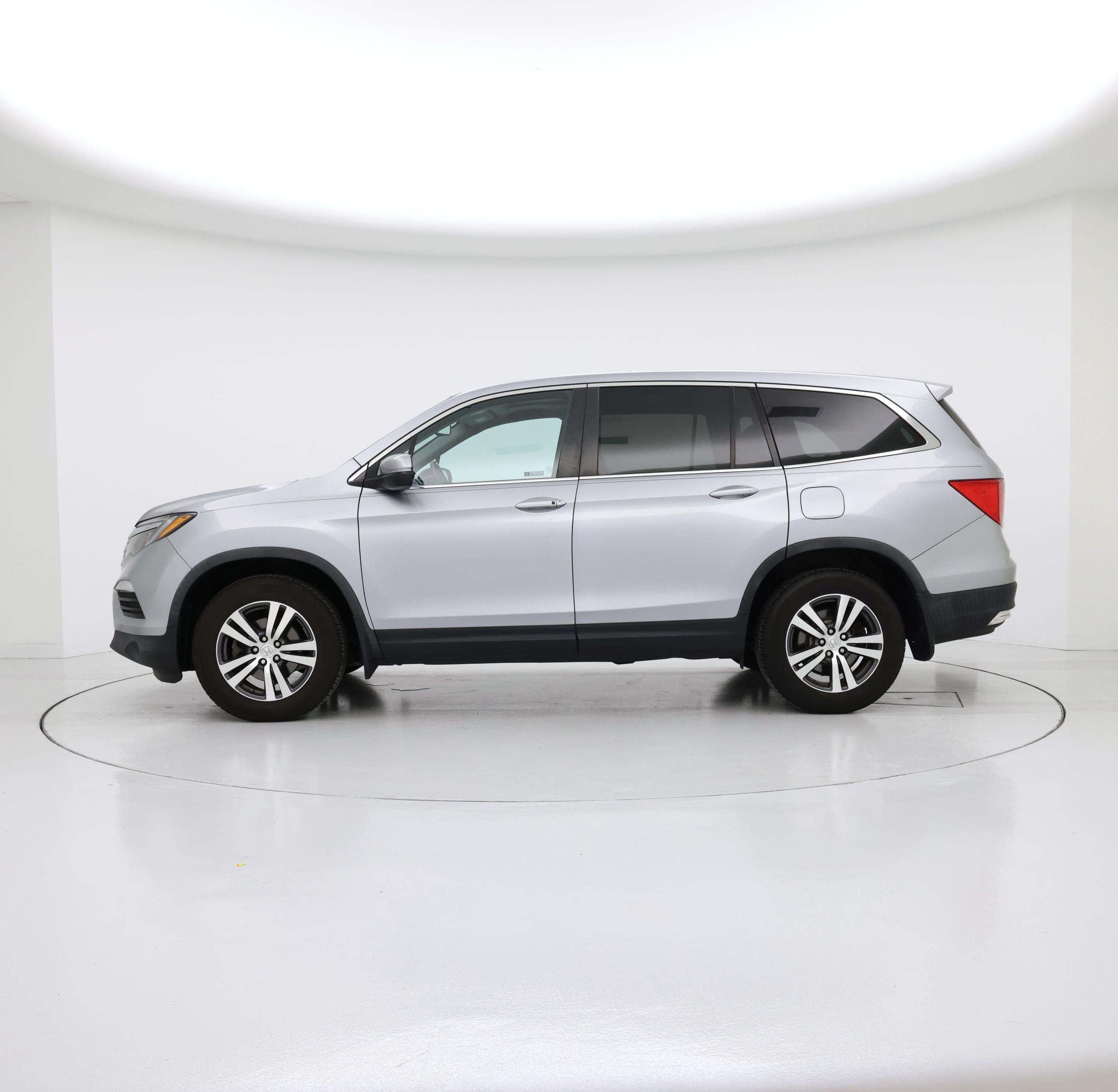 Thumbnail: 2018 Honda Pilot - 3