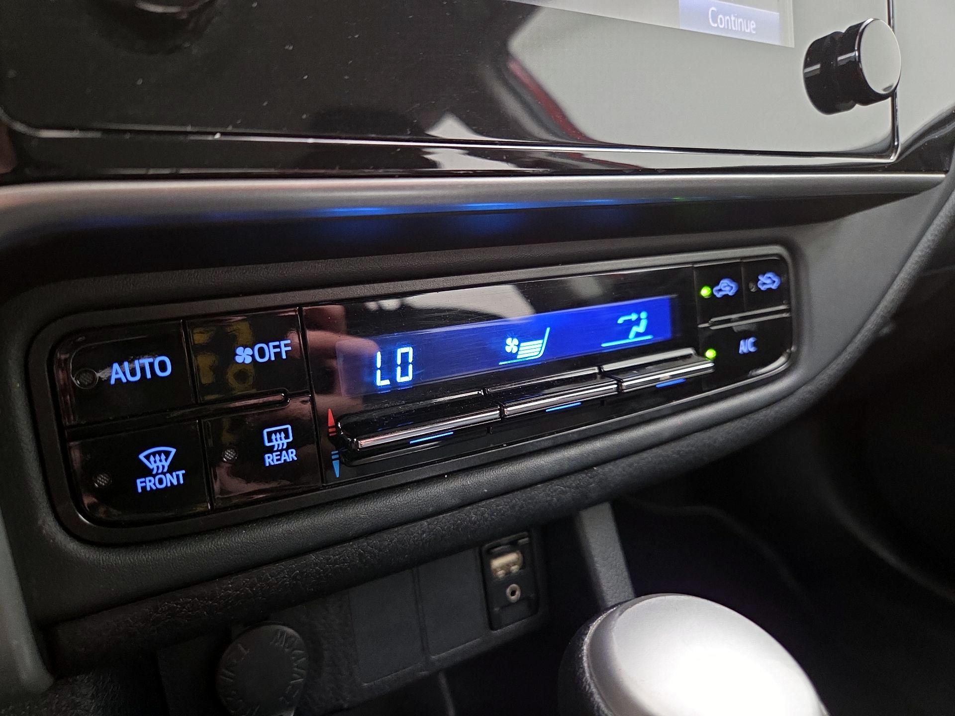 Thumbnail: 2019 Toyota Corolla - 16