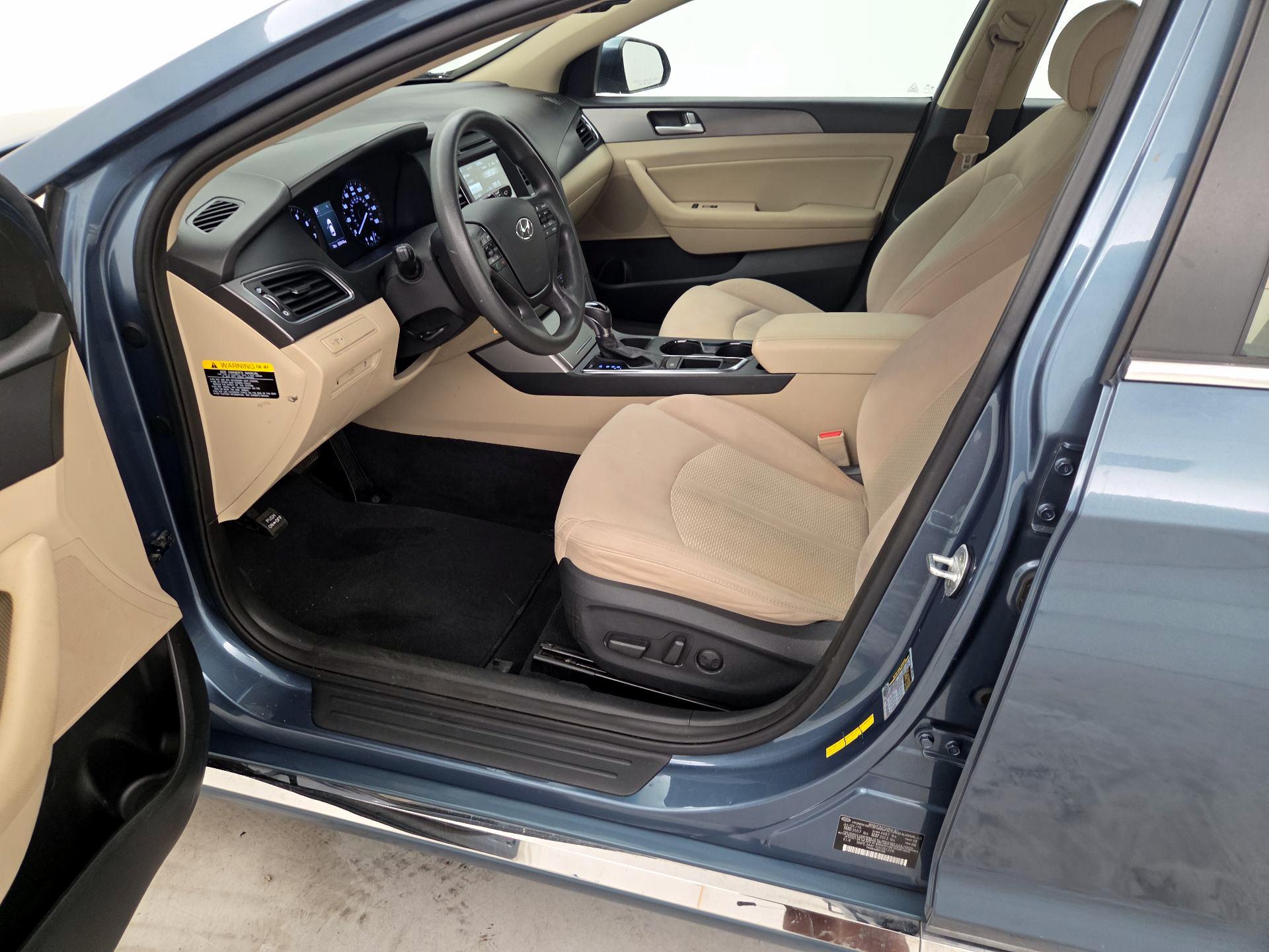 Thumbnail: 2016 Hyundai Sonata - 11