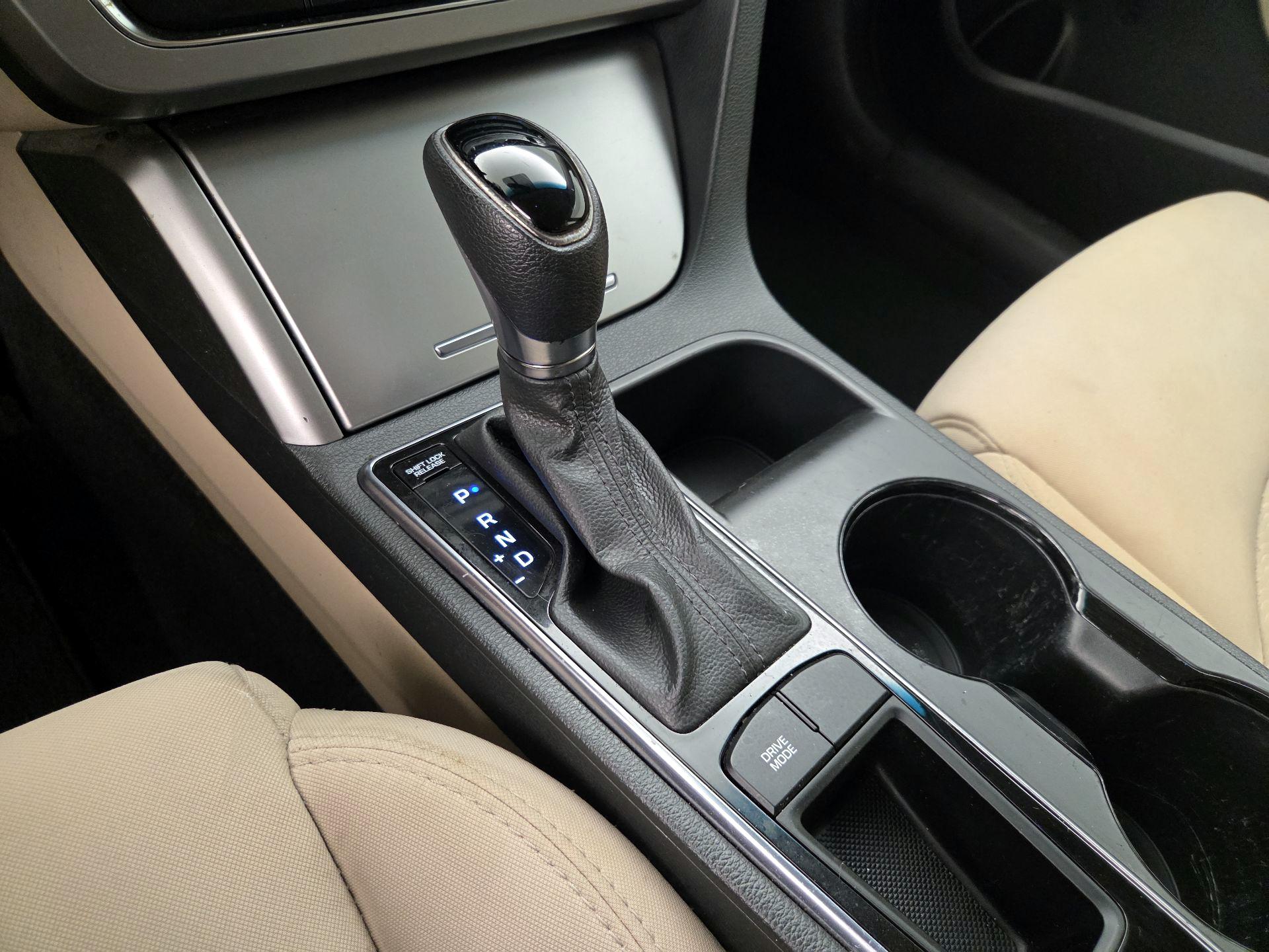 Thumbnail: 2016 Hyundai Sonata - 17