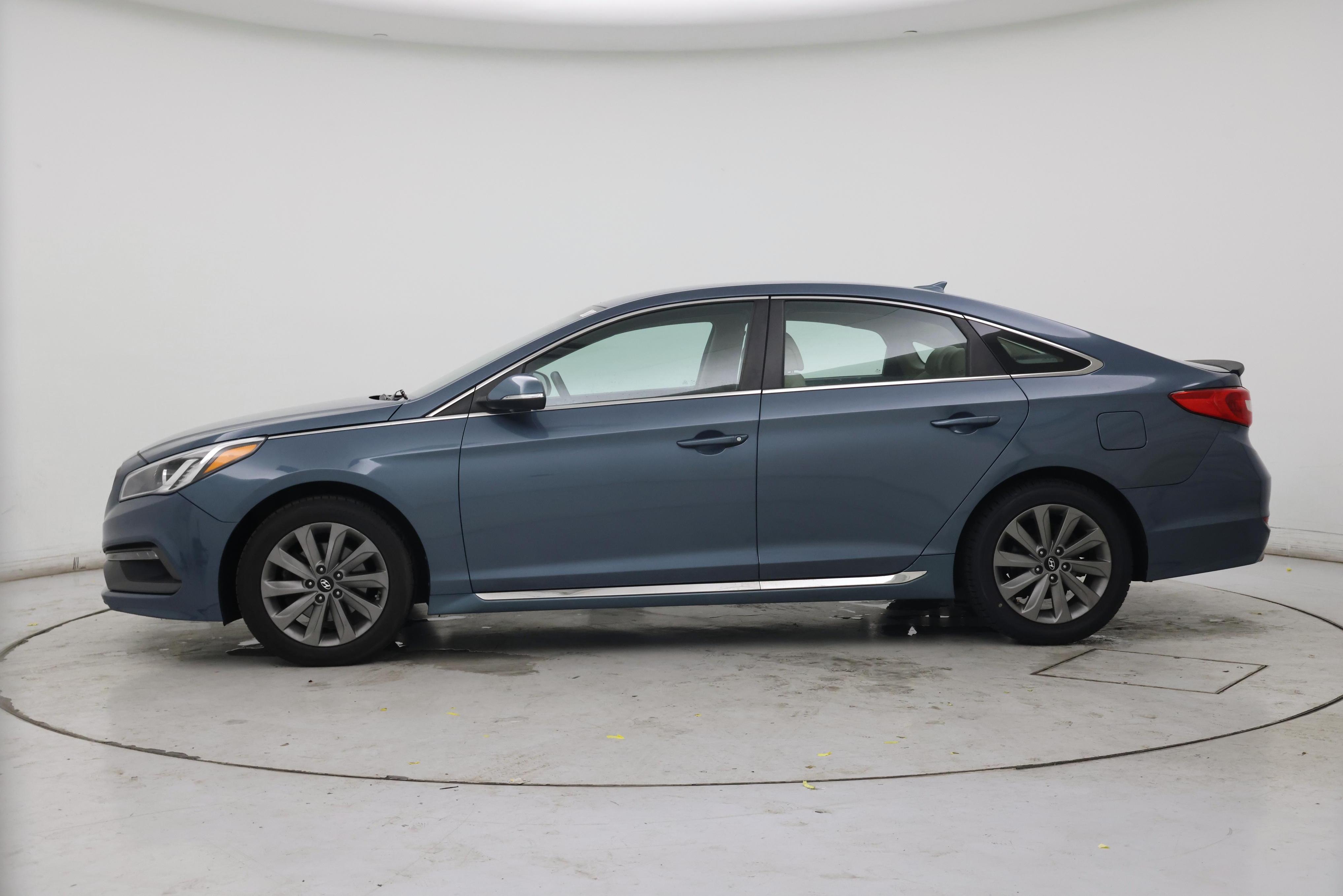 Thumbnail: 2016 Hyundai Sonata - 3