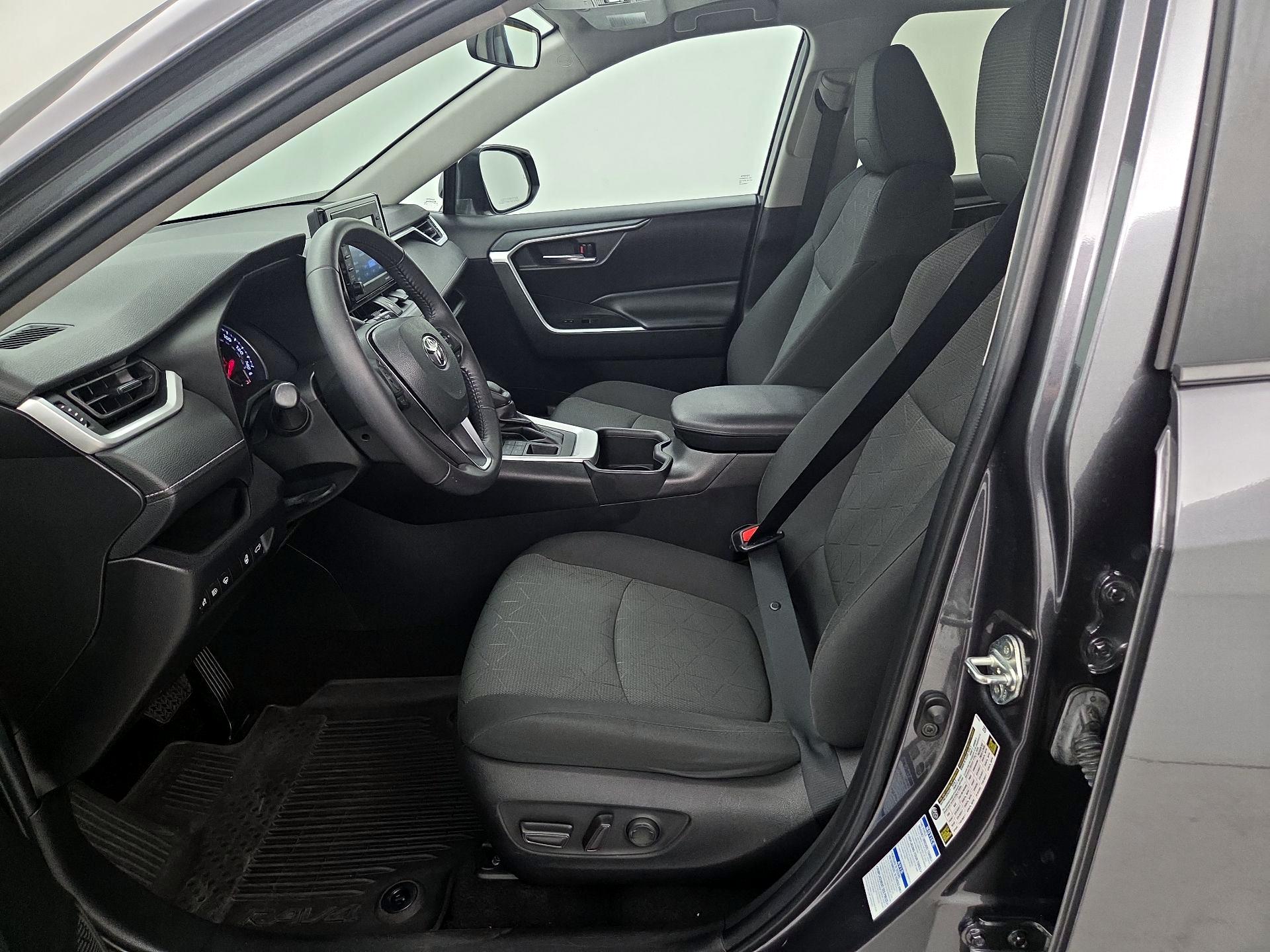 Thumbnail: 2022 Toyota RAV4 - 11