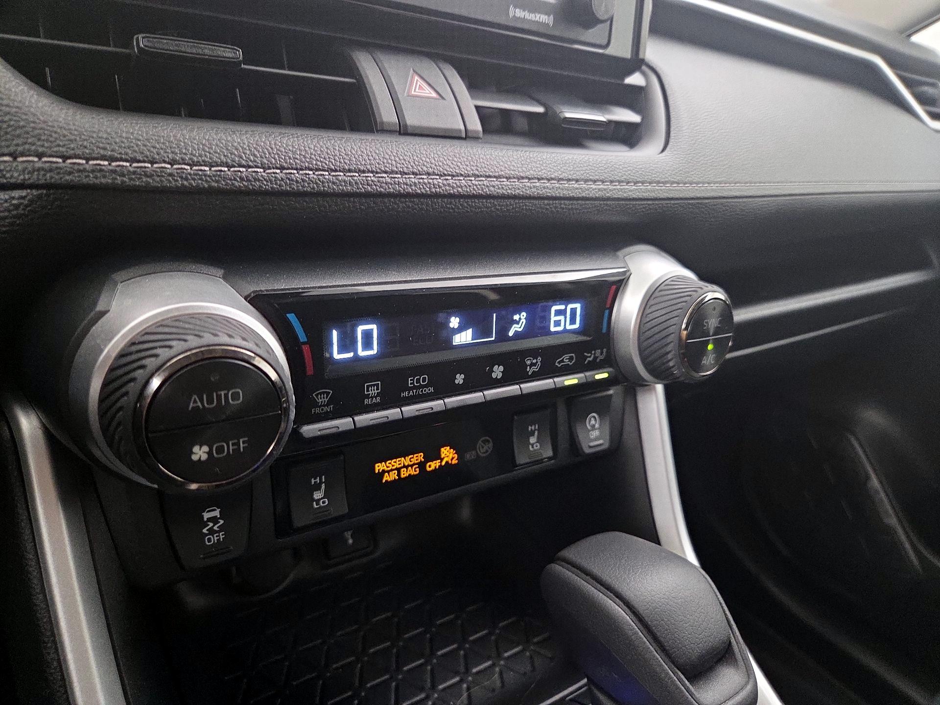 Thumbnail: 2022 Toyota RAV4 - 16