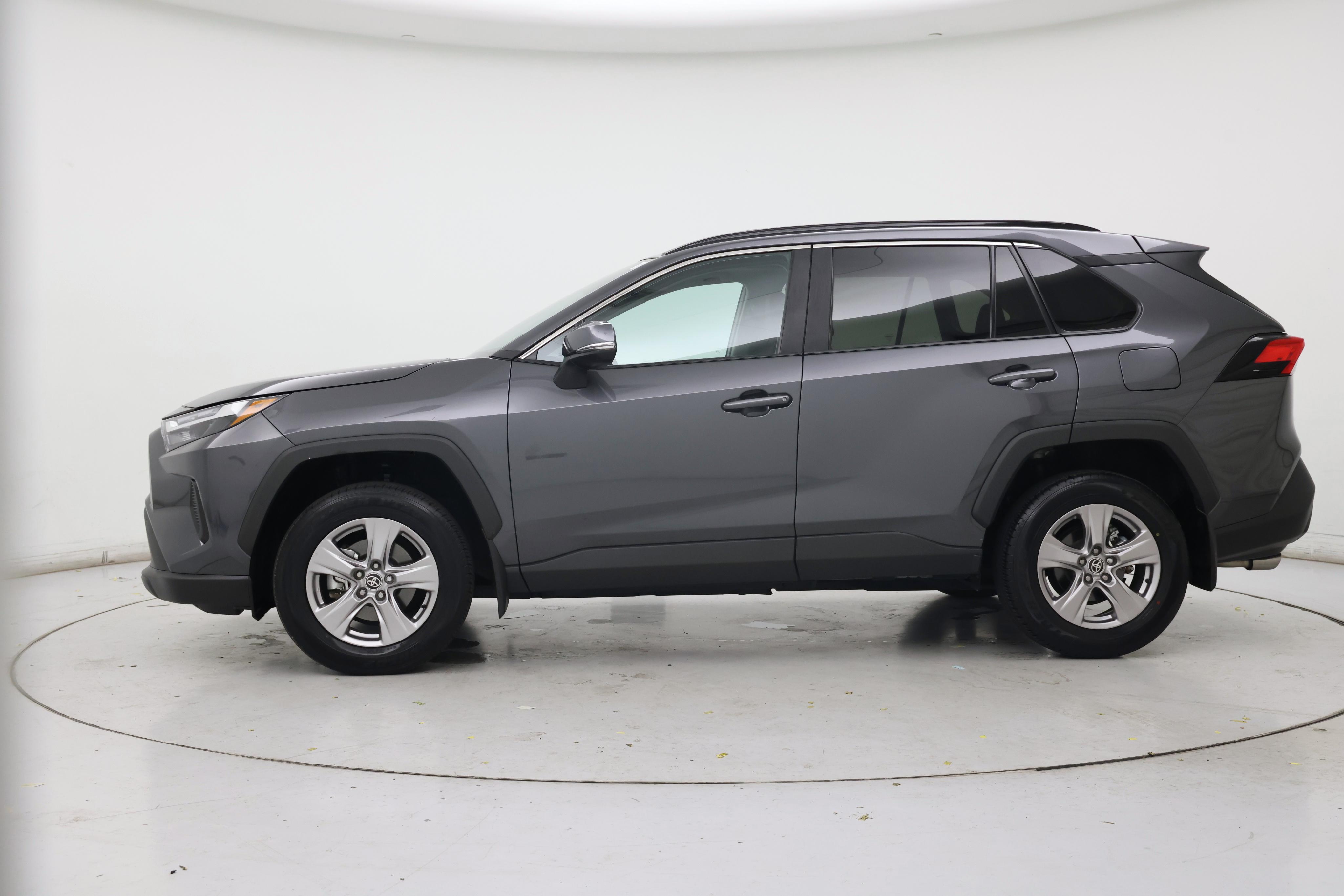 Thumbnail: 2022 Toyota RAV4 - 3