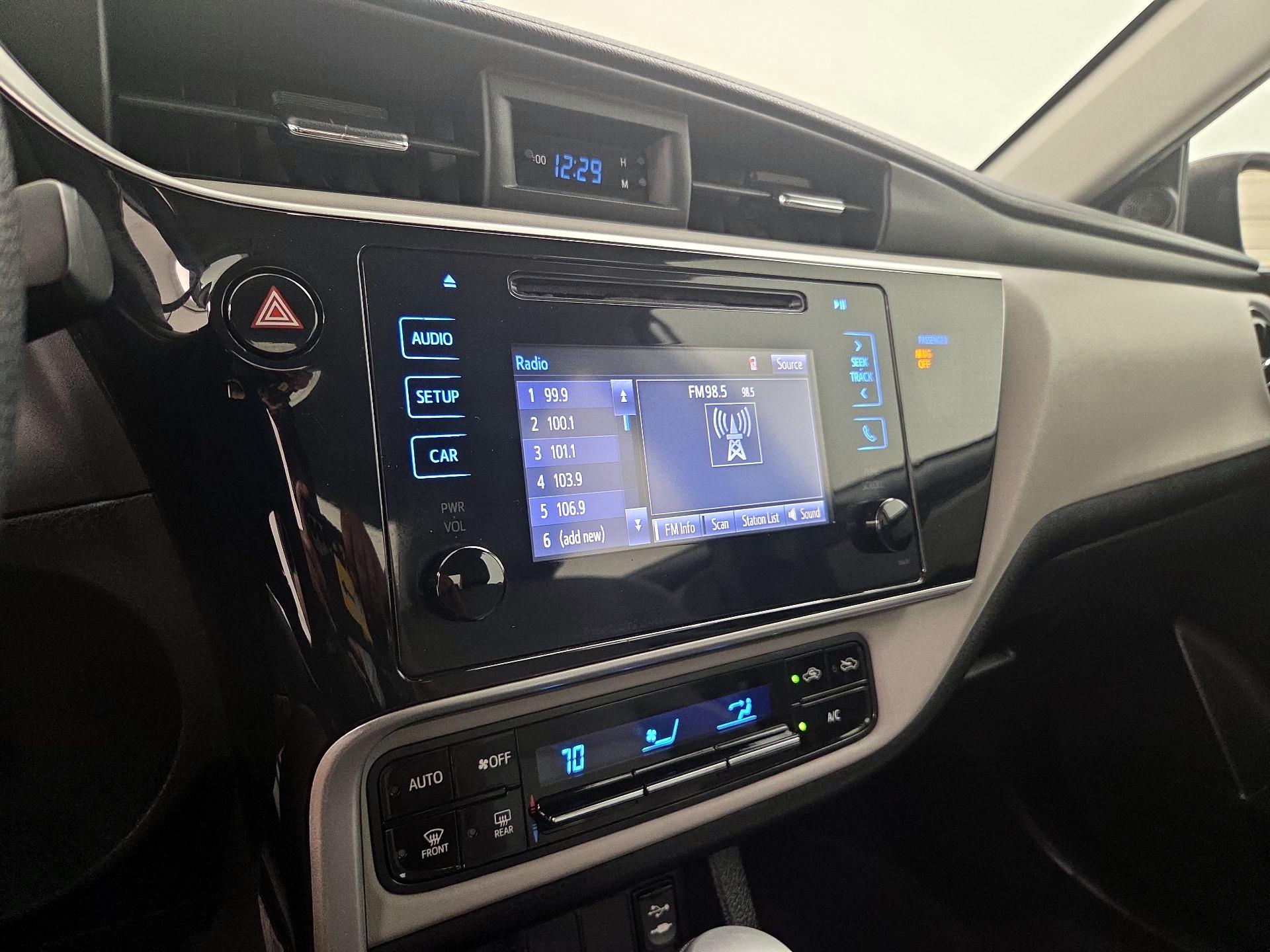 Thumbnail: 2018 Toyota Corolla - 15