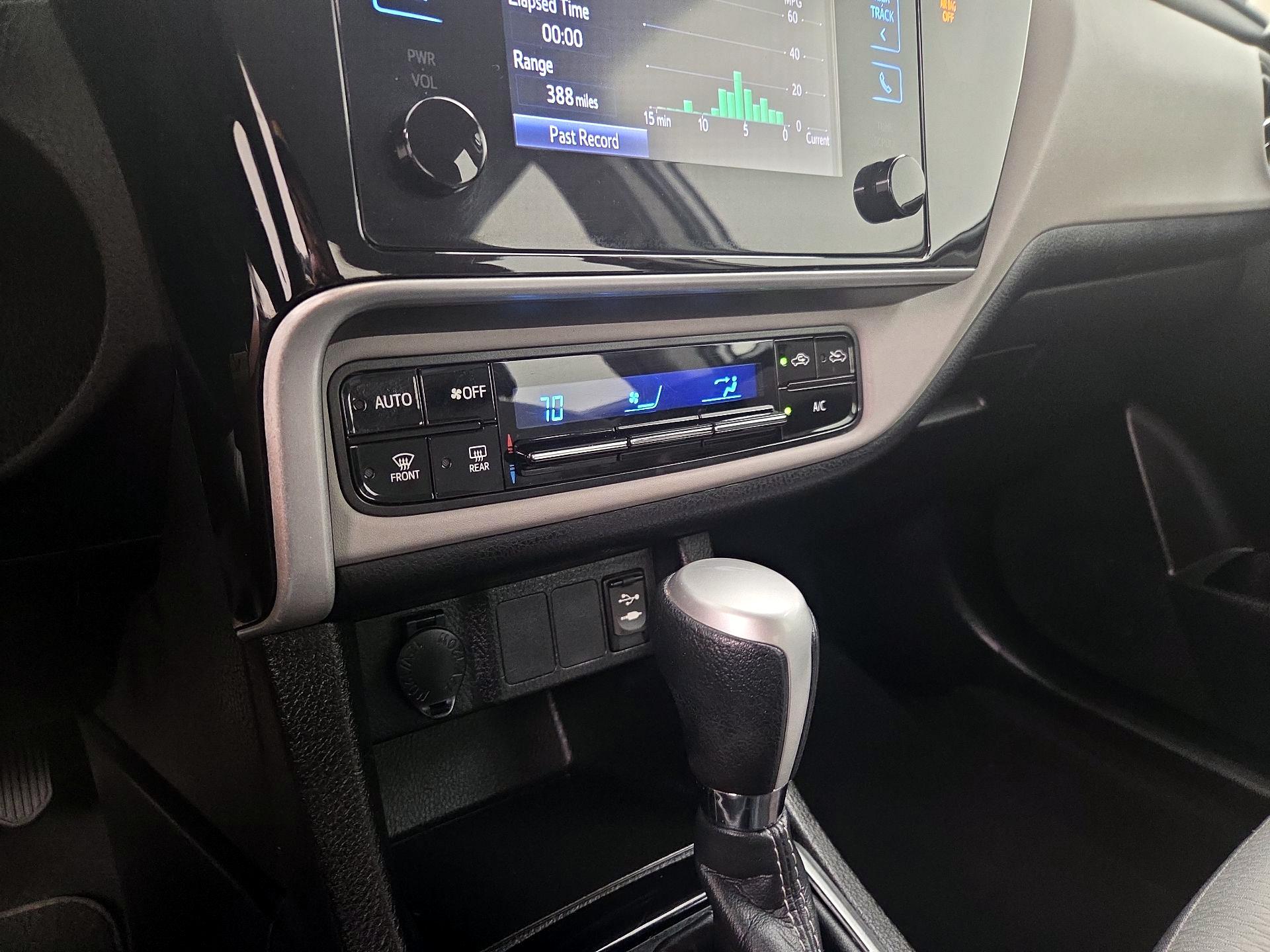 Thumbnail: 2018 Toyota Corolla - 16