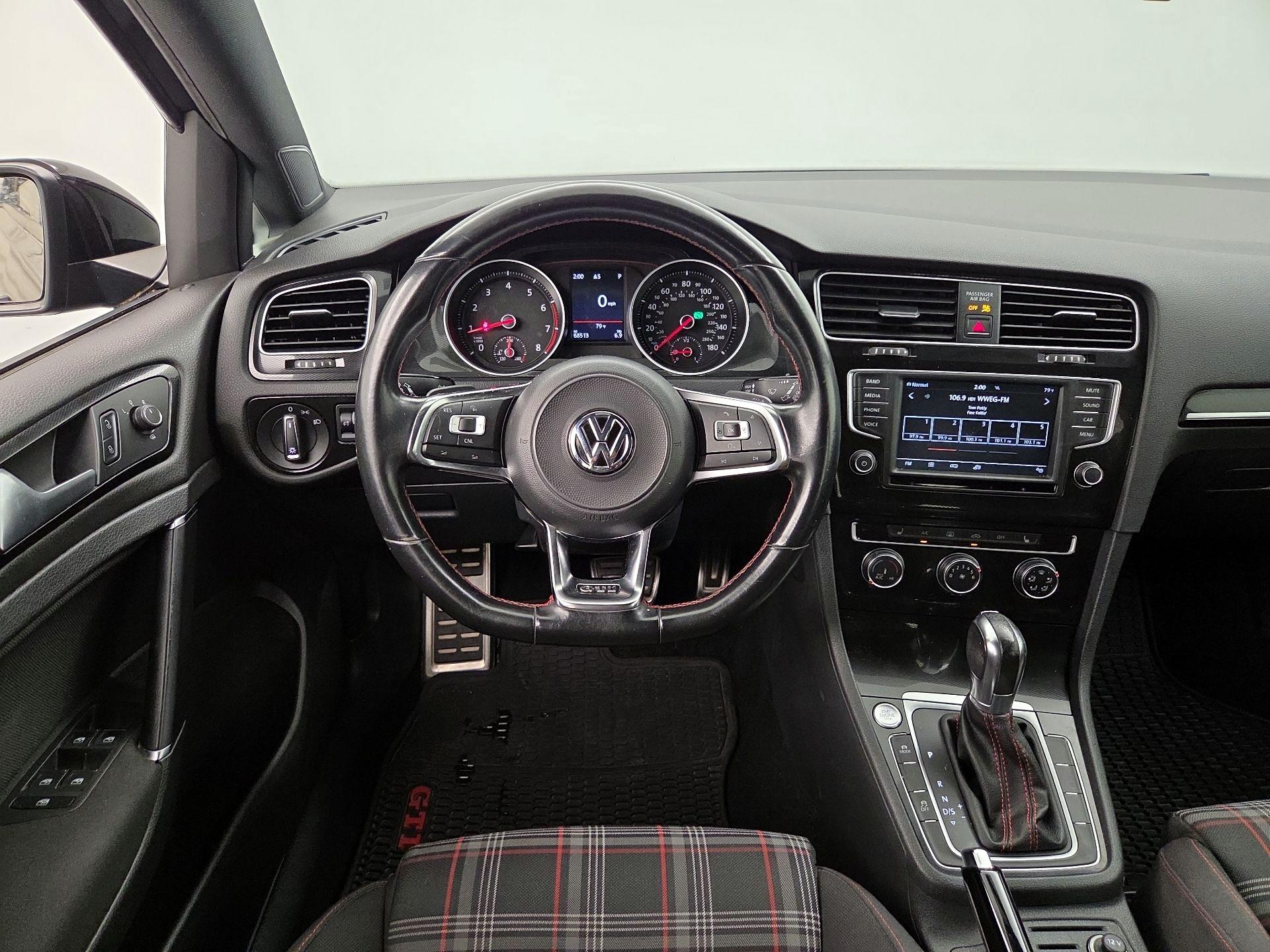 Thumbnail: 2017 Volkswagen Golf - 10