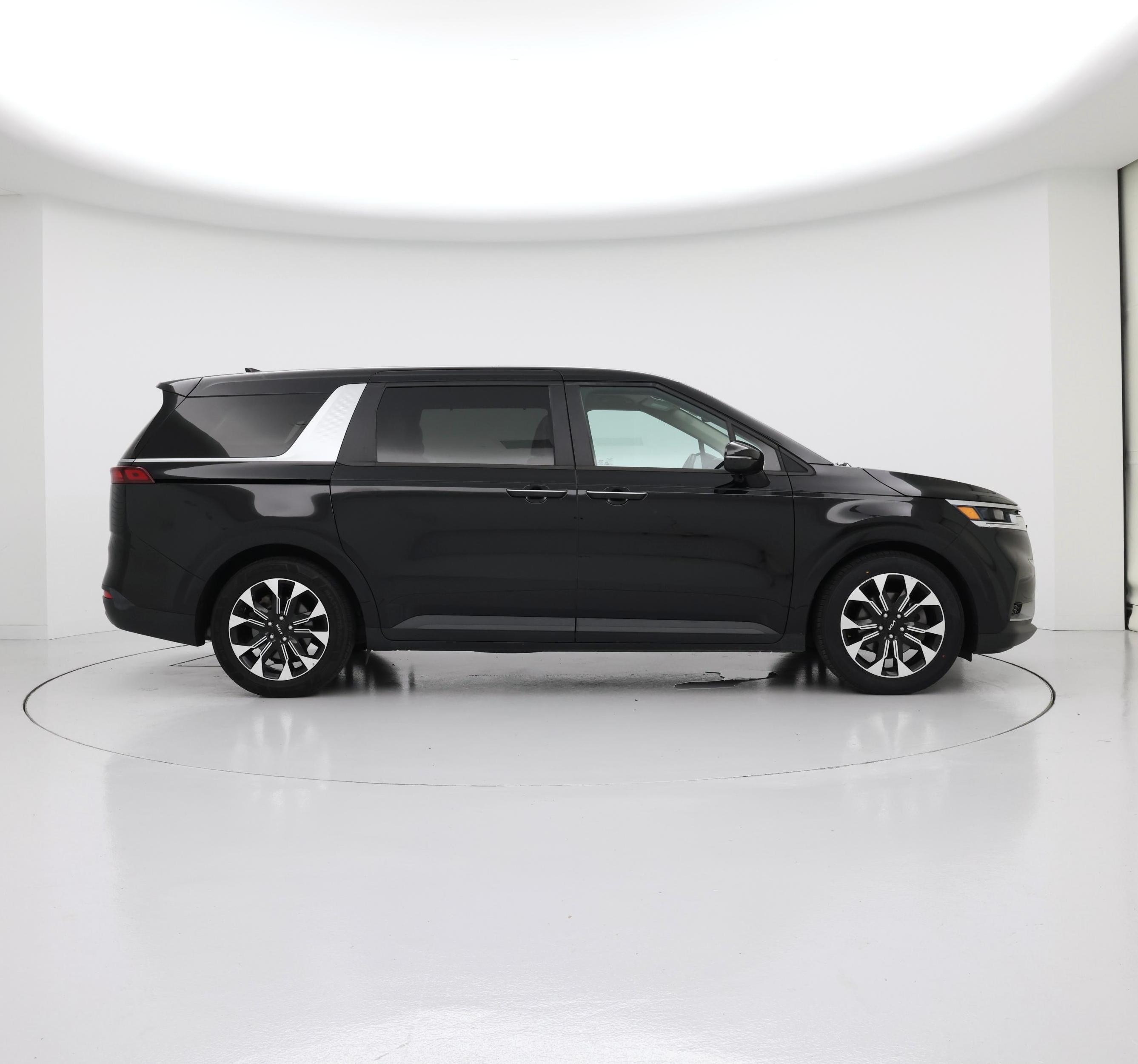 Thumbnail: 2022 Kia Carnival - 7