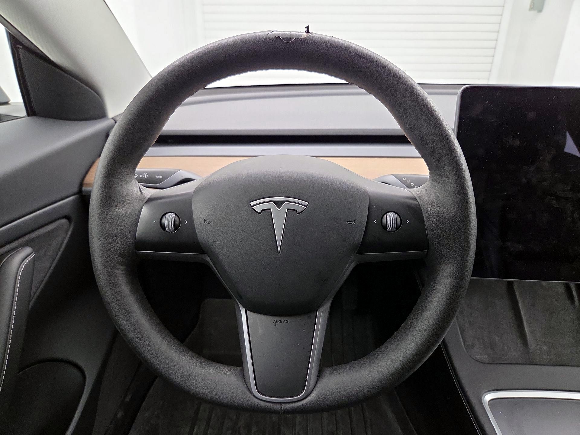 Thumbnail: 2021 Tesla Model 3 - 10