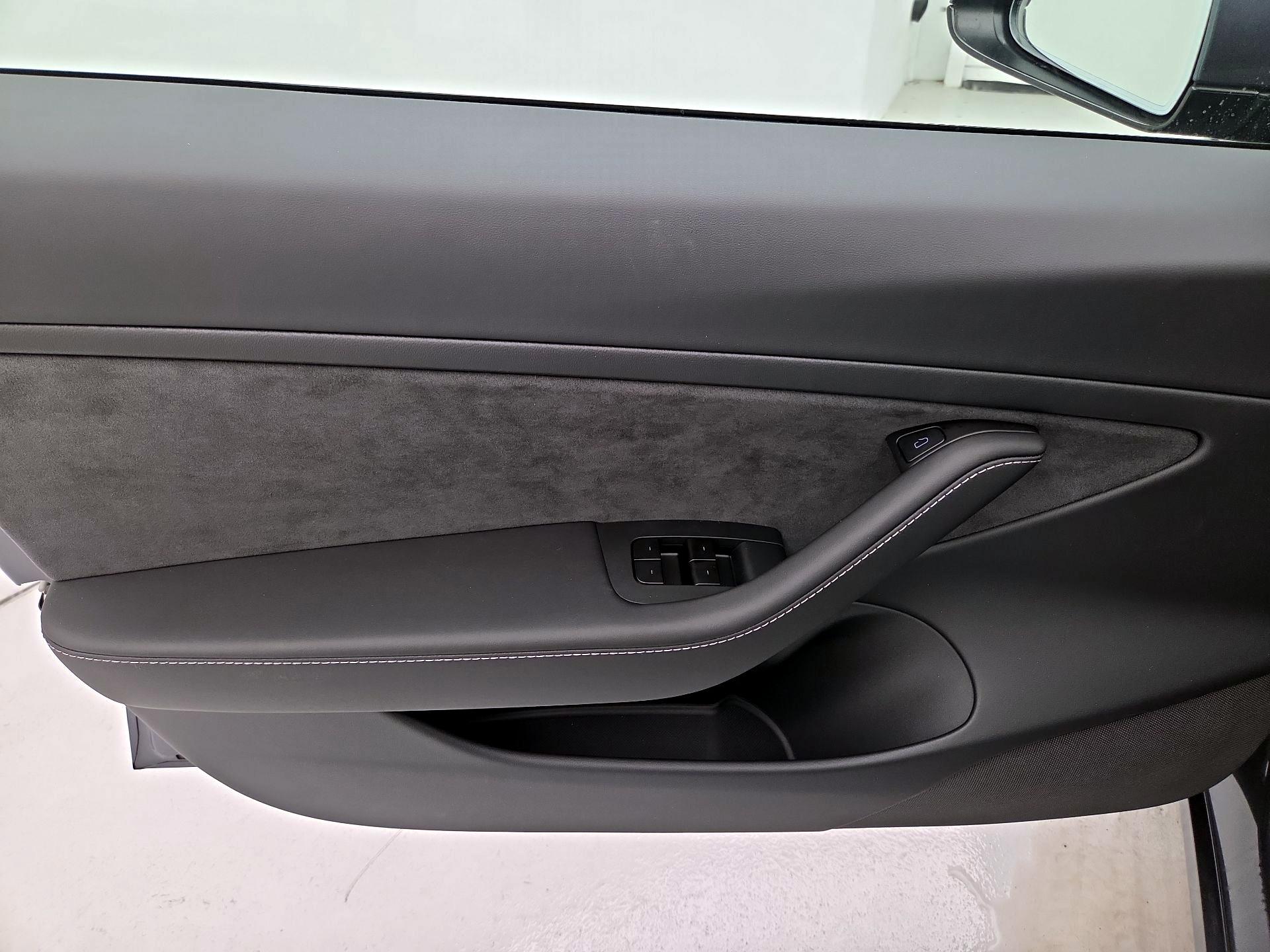 Thumbnail: 2021 Tesla Model 3 - 12