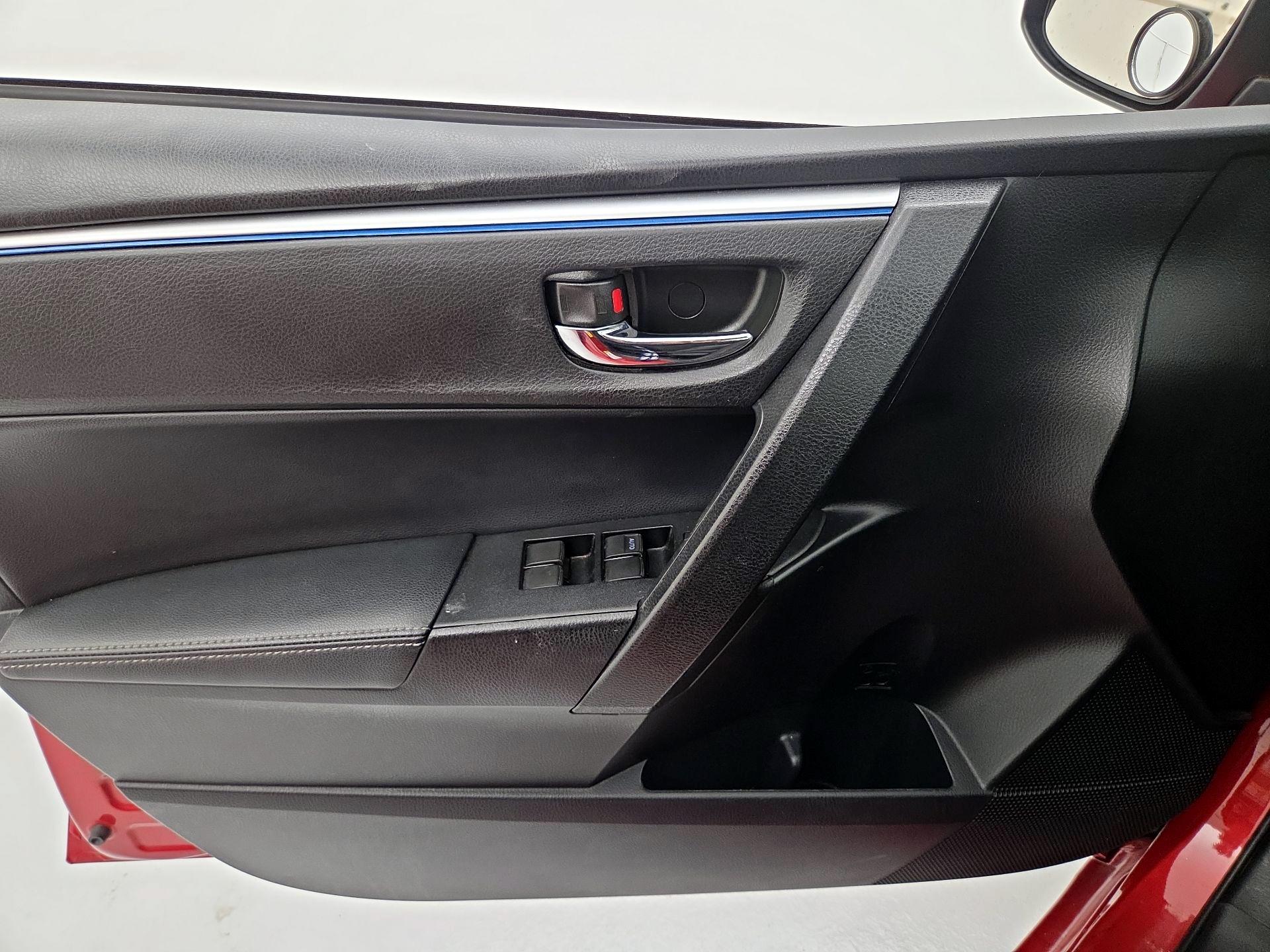 Thumbnail: 2016 Toyota Corolla - 12