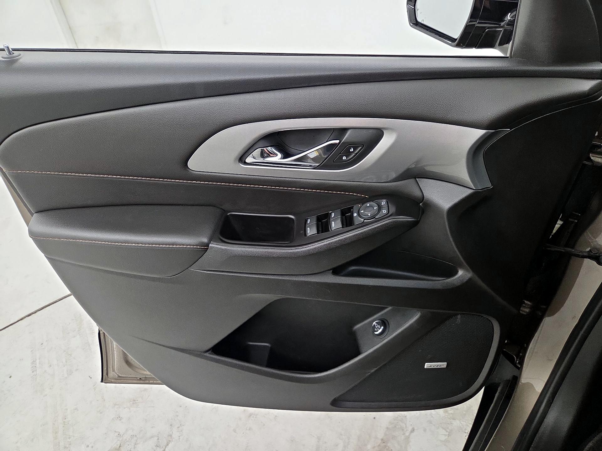 Thumbnail: 2020 Chevrolet Traverse - 12