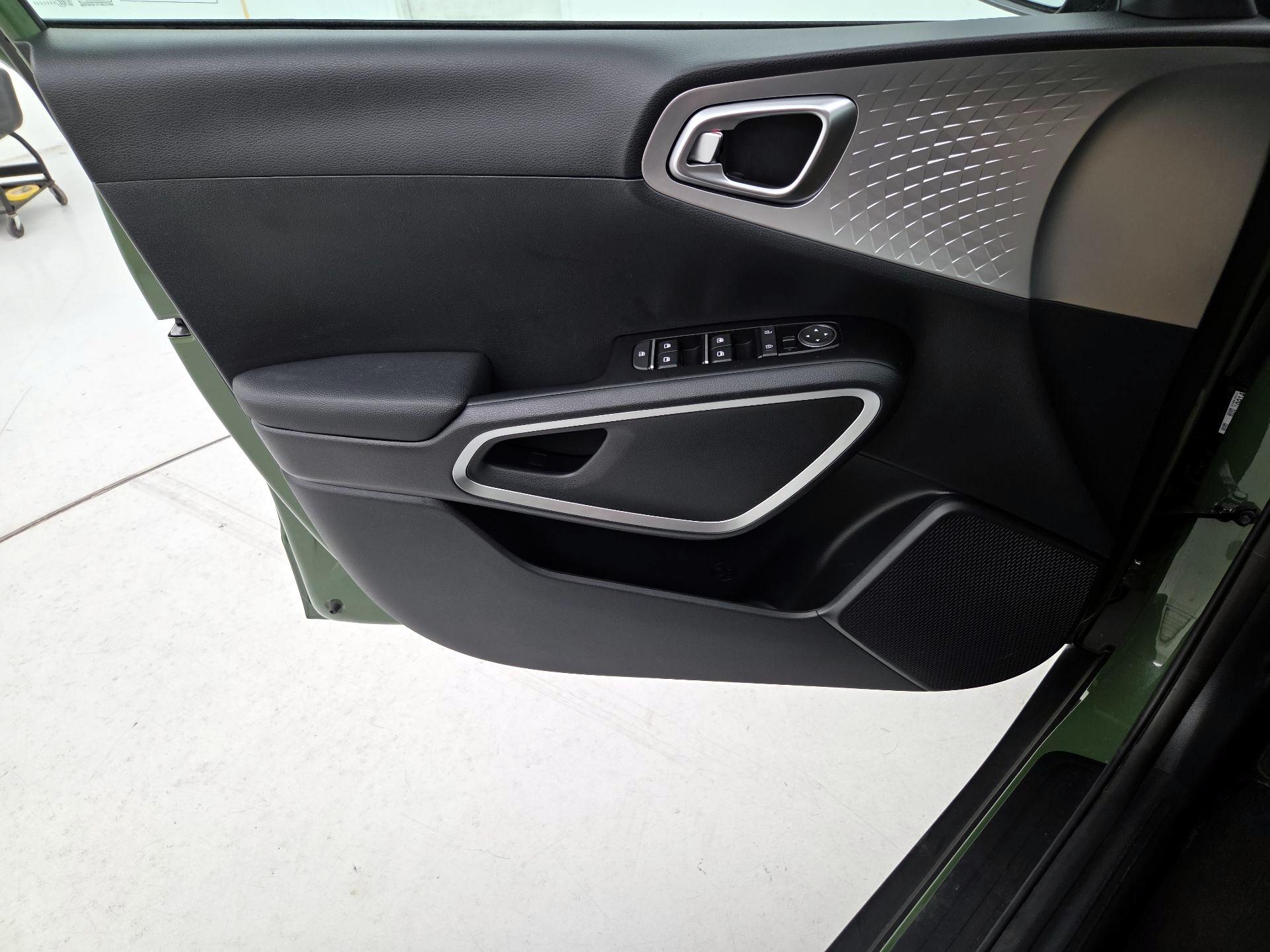 Thumbnail: 2022 Kia Soul - 12
