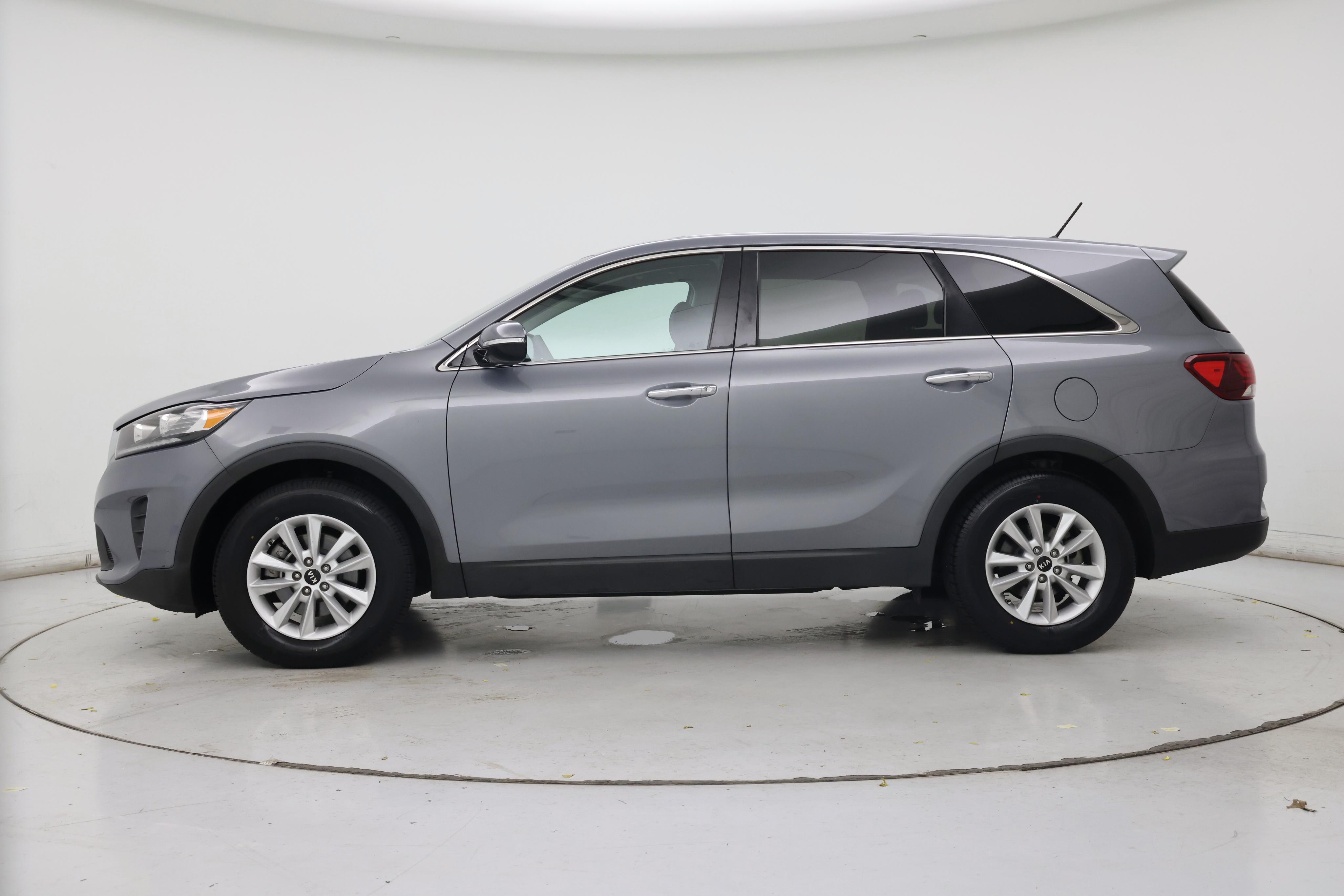 Thumbnail: 2020 Kia Sorento - 3