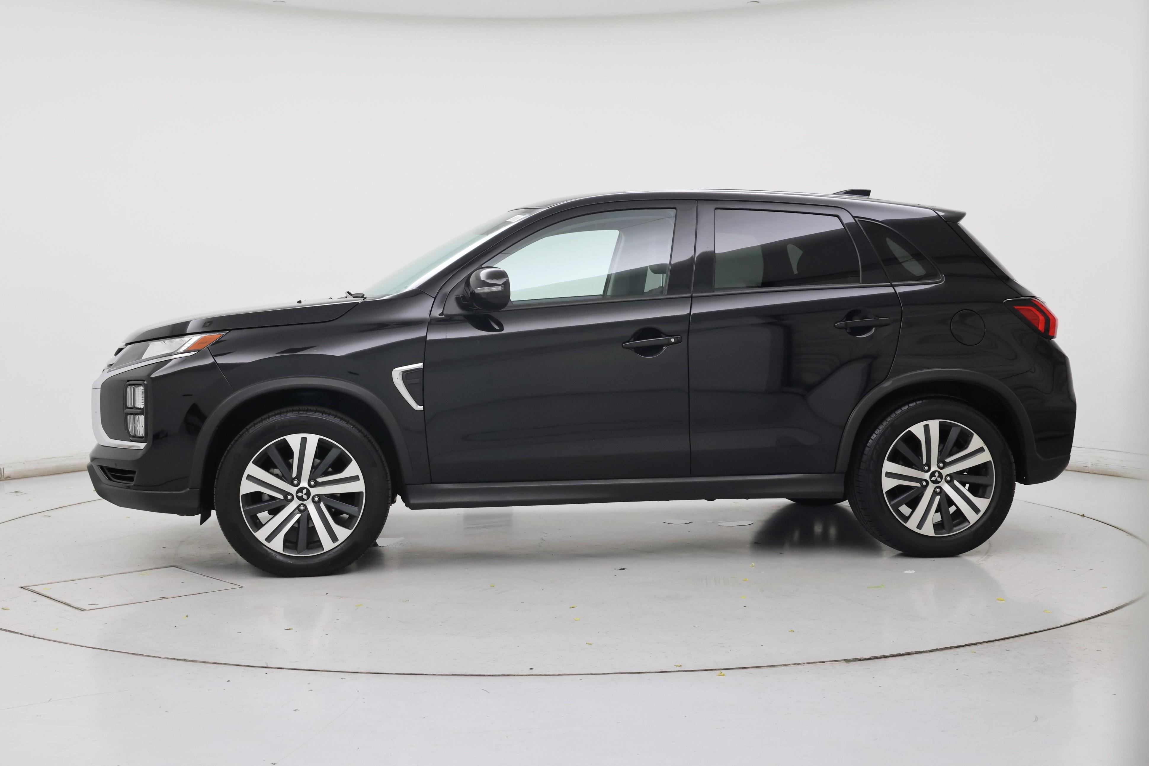 Thumbnail: 2023 Mitsubishi Outlander Sport - 3