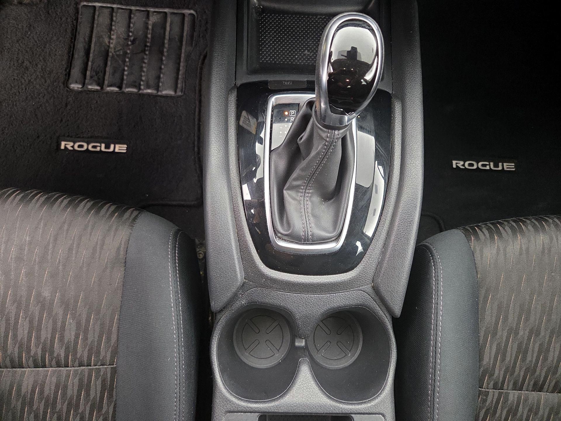Thumbnail: 2019 Nissan Rogue - 17