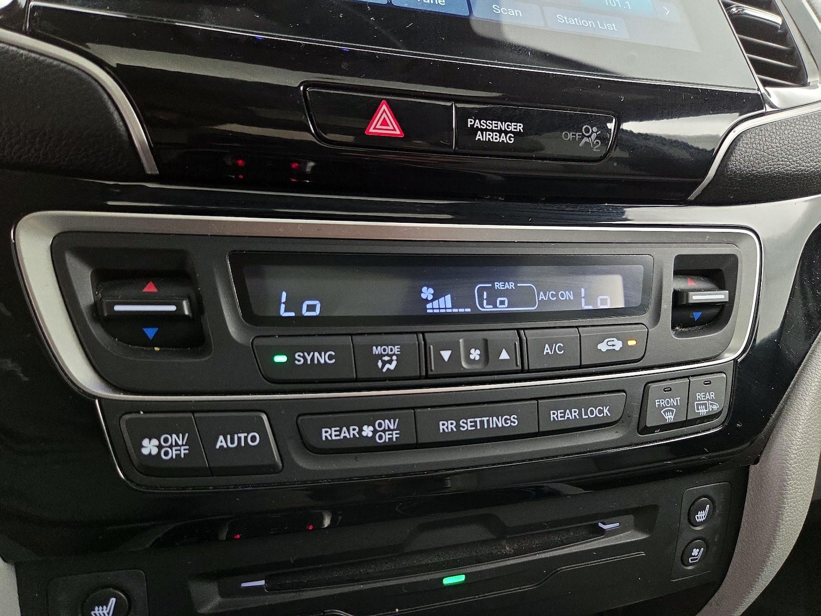 2021 Honda Pilot Elite - Photo 18