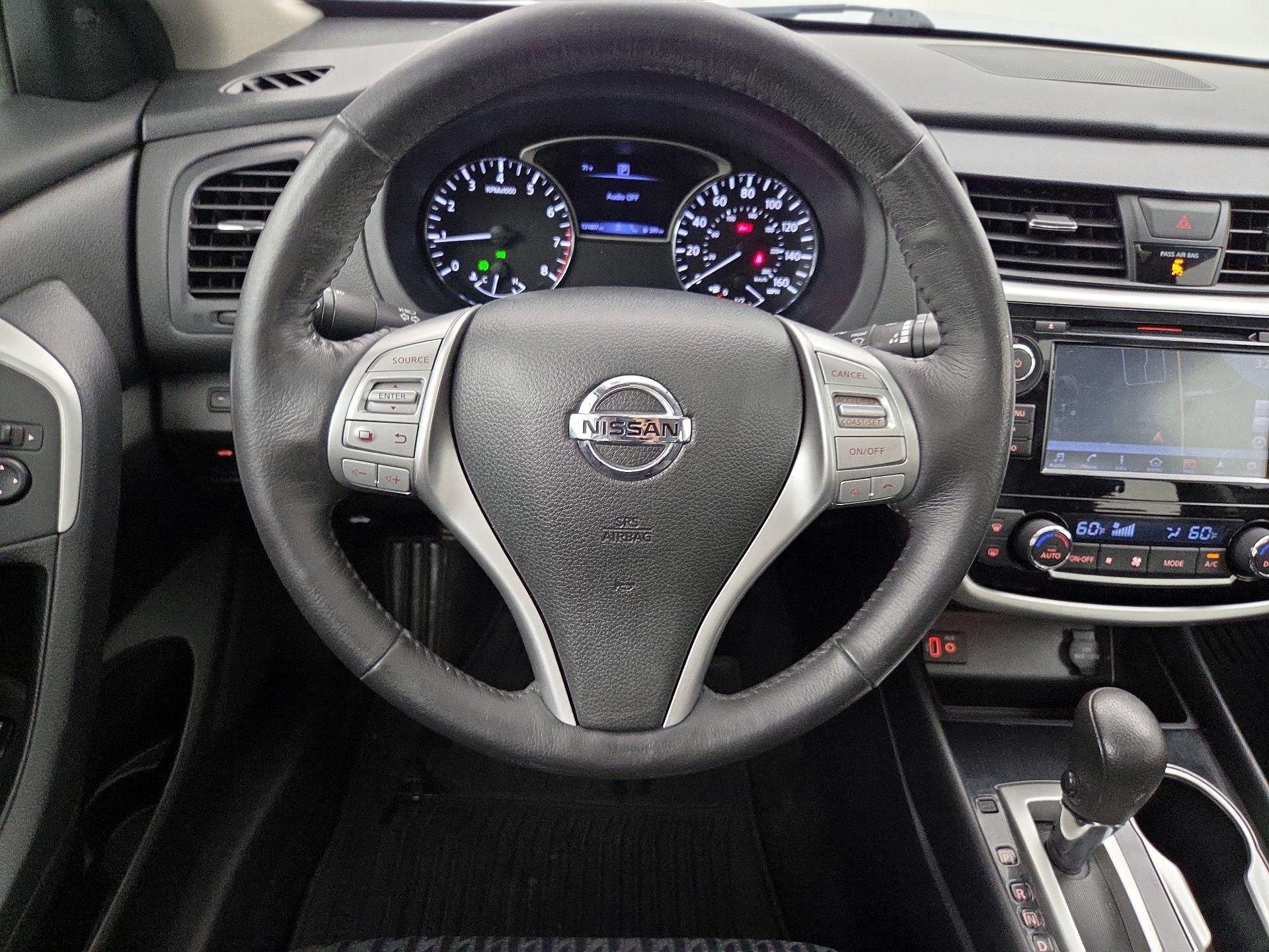 Thumbnail: 2018 Nissan Altima - 10