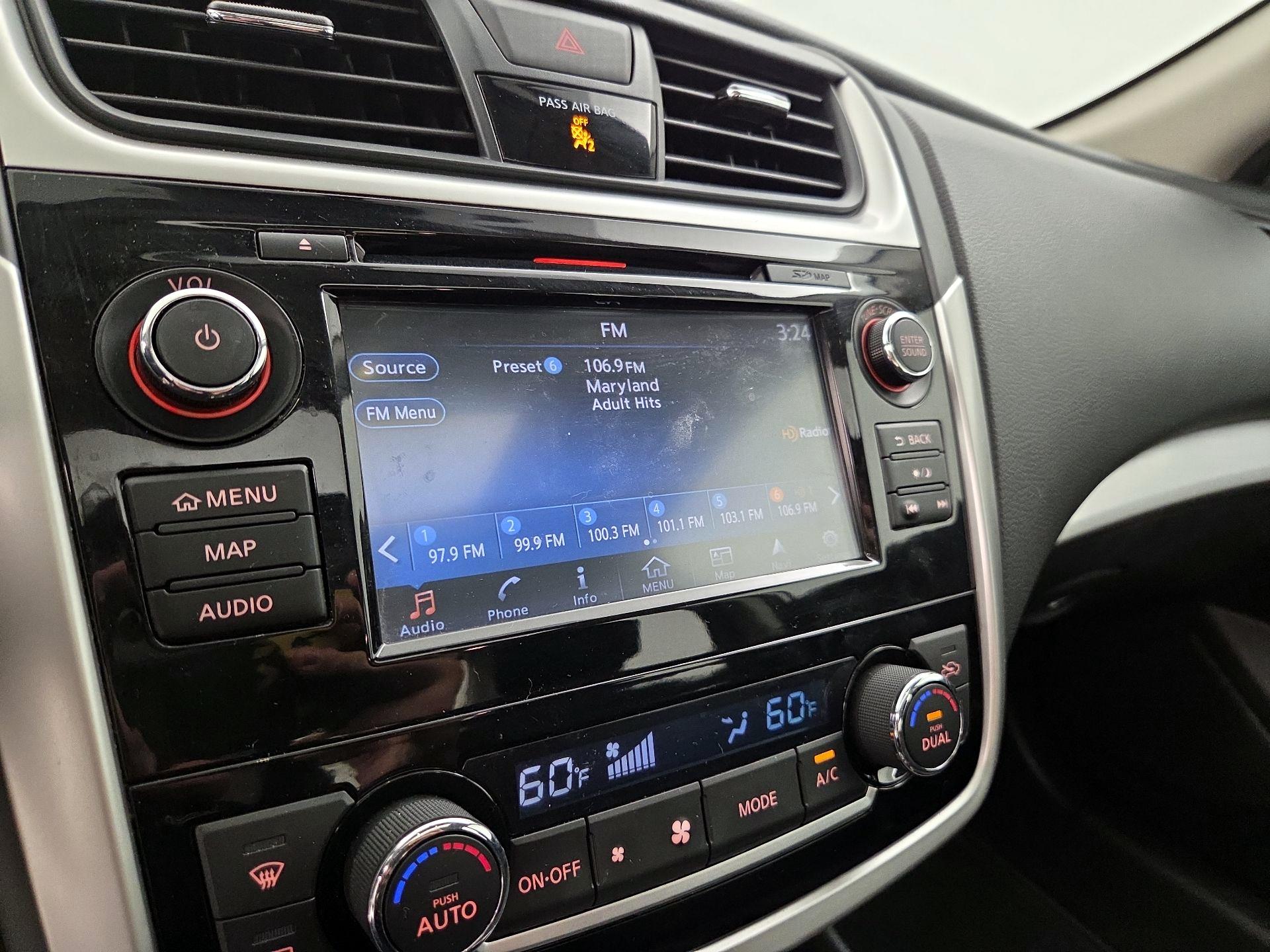 Thumbnail: 2018 Nissan Altima - 16