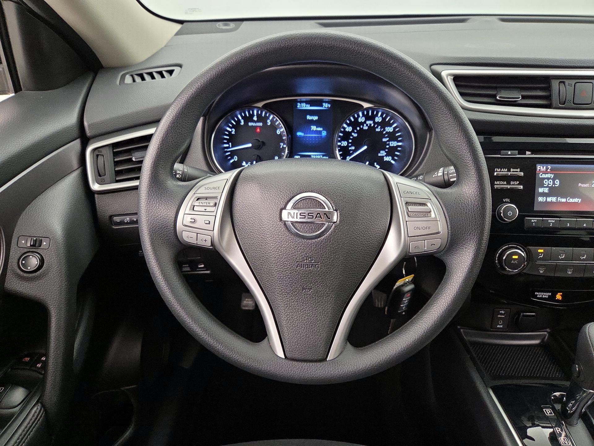 Thumbnail: 2016 Nissan Rogue - 10