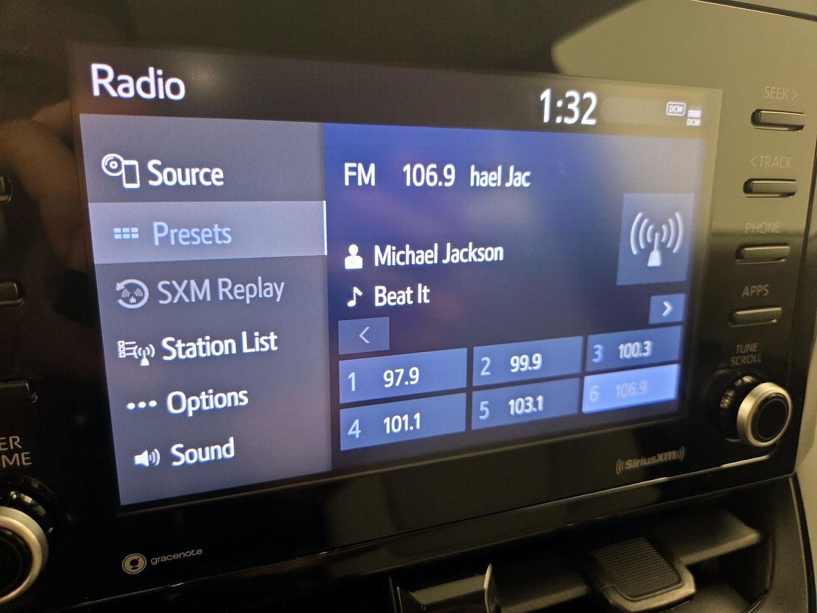 2022 Toyota Corolla Cross L - Photo 16