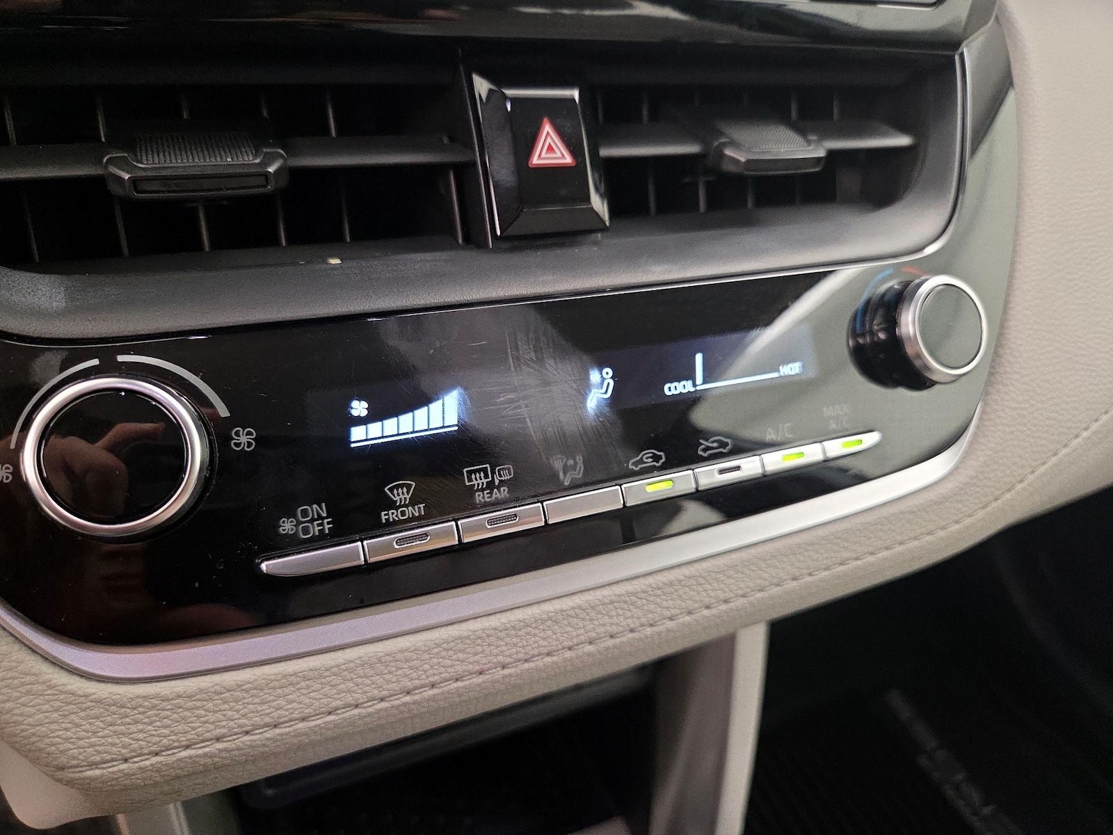 2022 Toyota Corolla Cross L - Photo 17