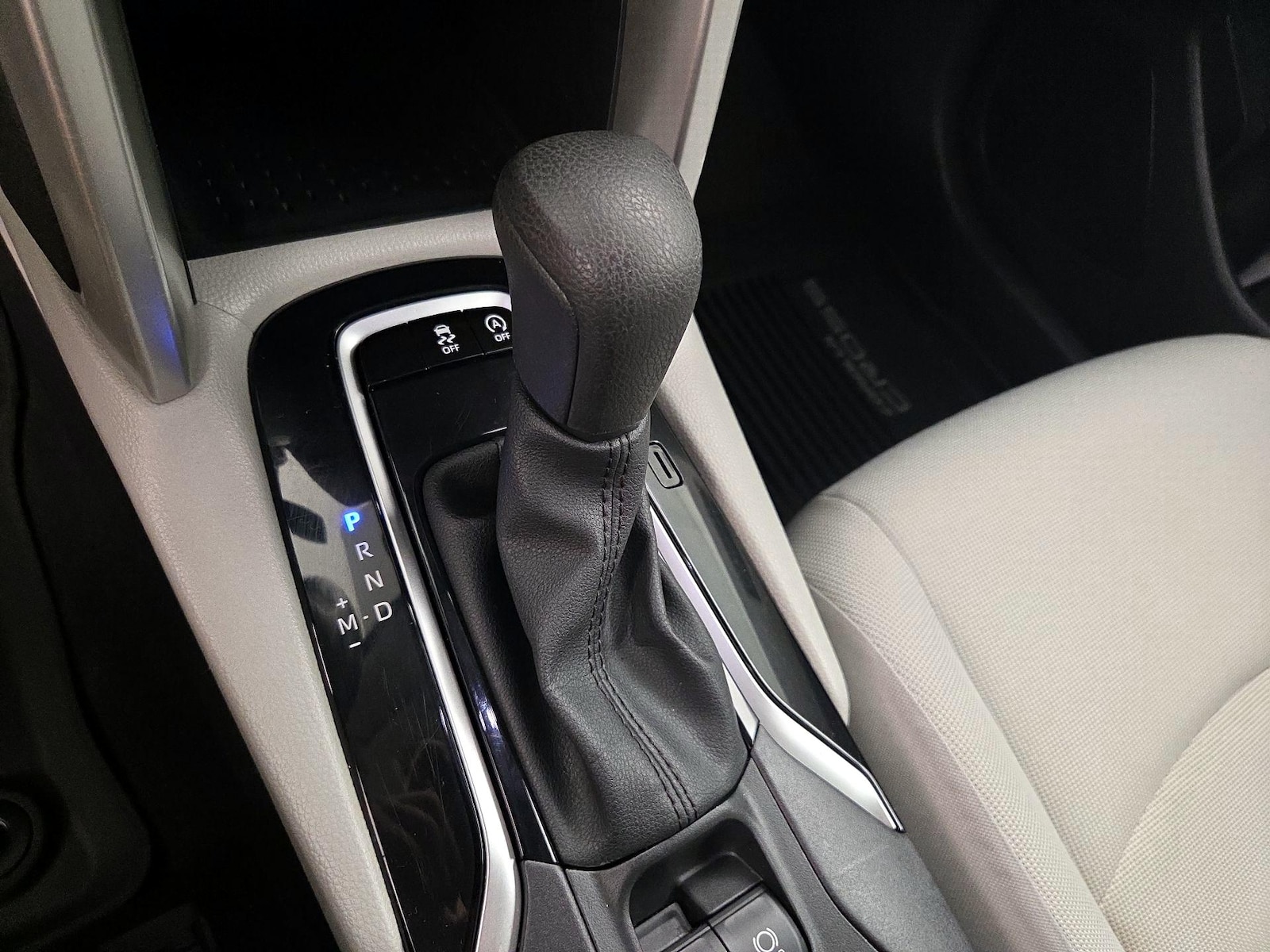 2022 Toyota Corolla Cross L - Photo 18