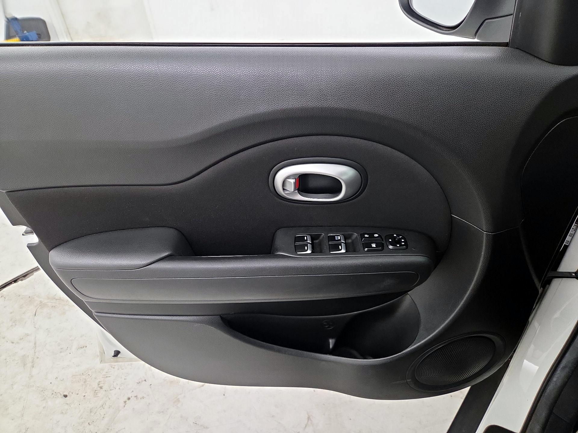 Thumbnail: 2019 Kia Soul - 12