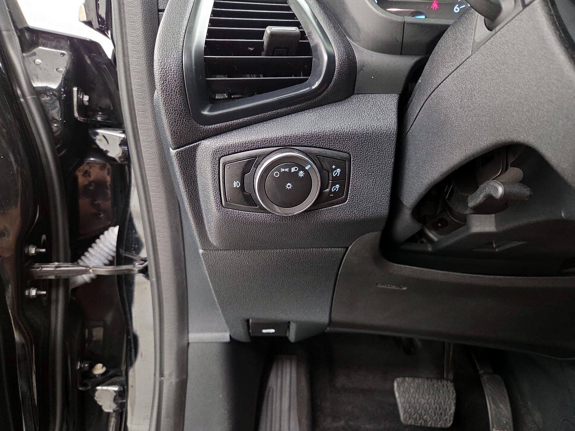 Thumbnail: 2018 Ford EcoSport - 13