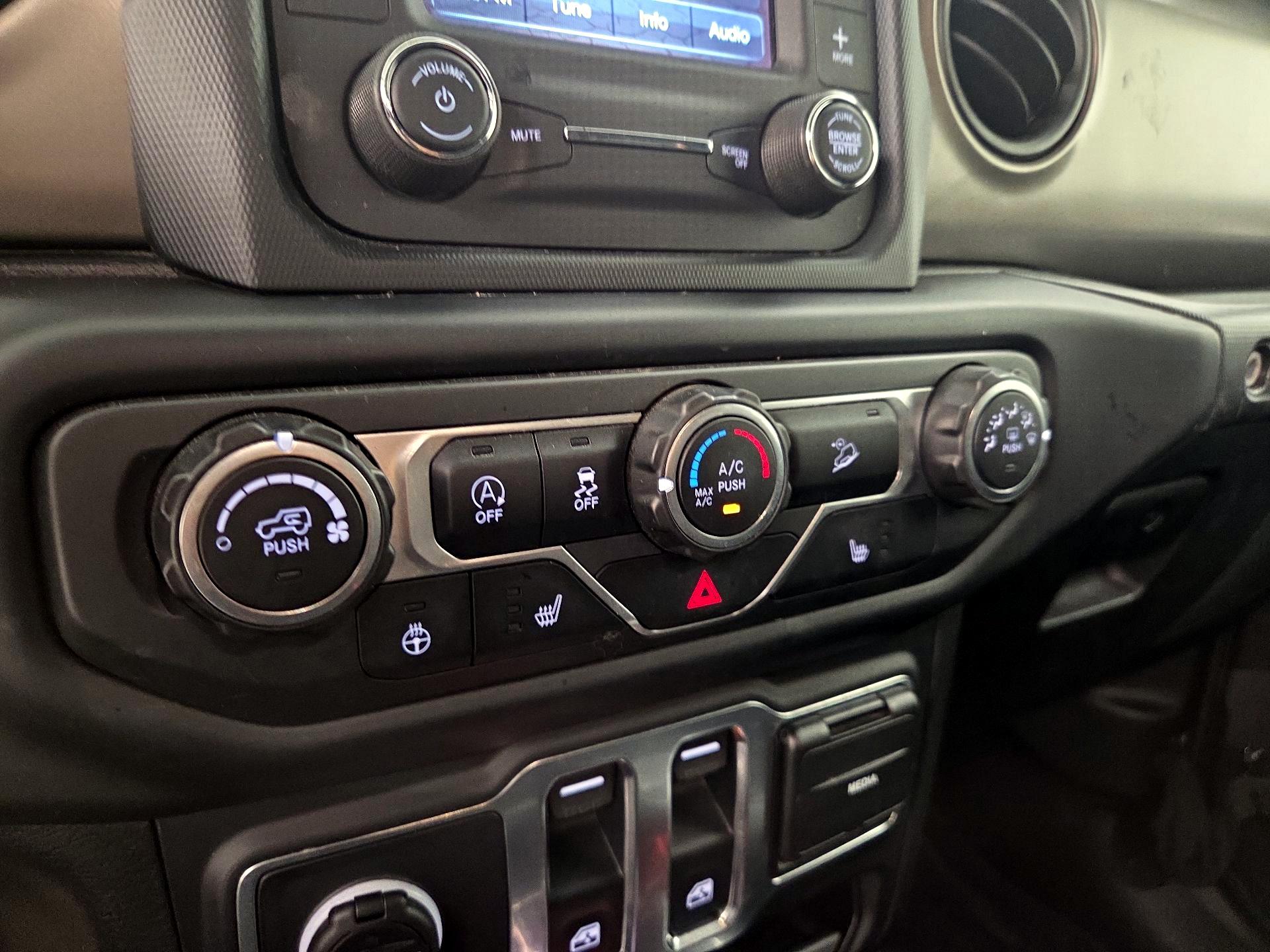 Thumbnail: 2019 Jeep Wrangler - 16