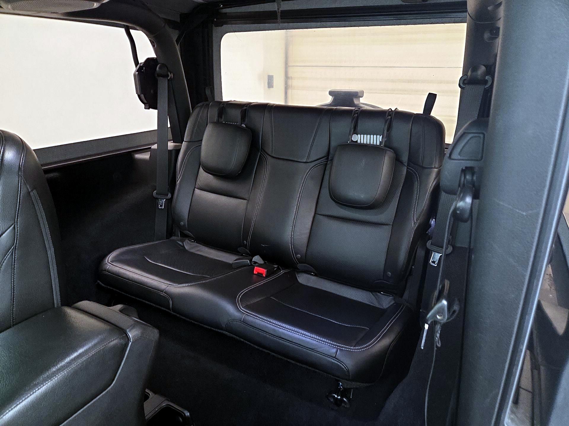 Thumbnail: 2019 Jeep Wrangler - 19