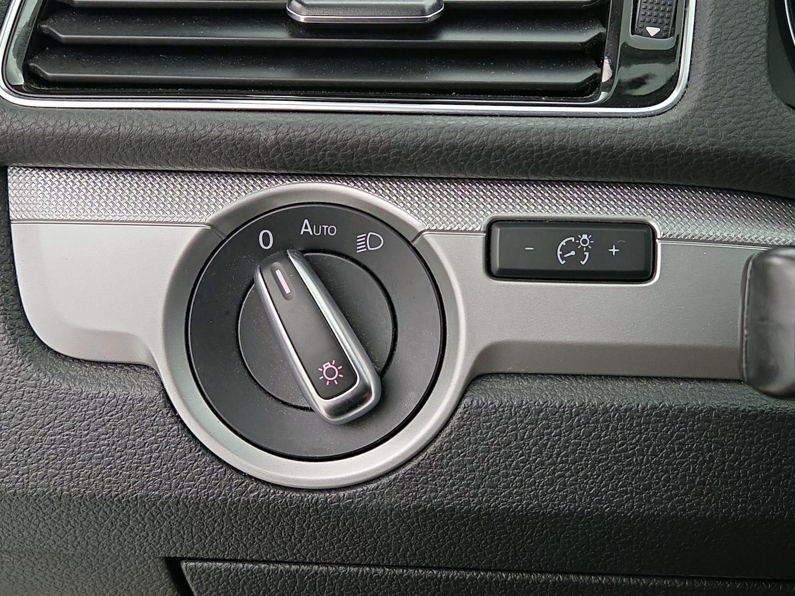 2016 Volkswagen Passat S - Photo 14