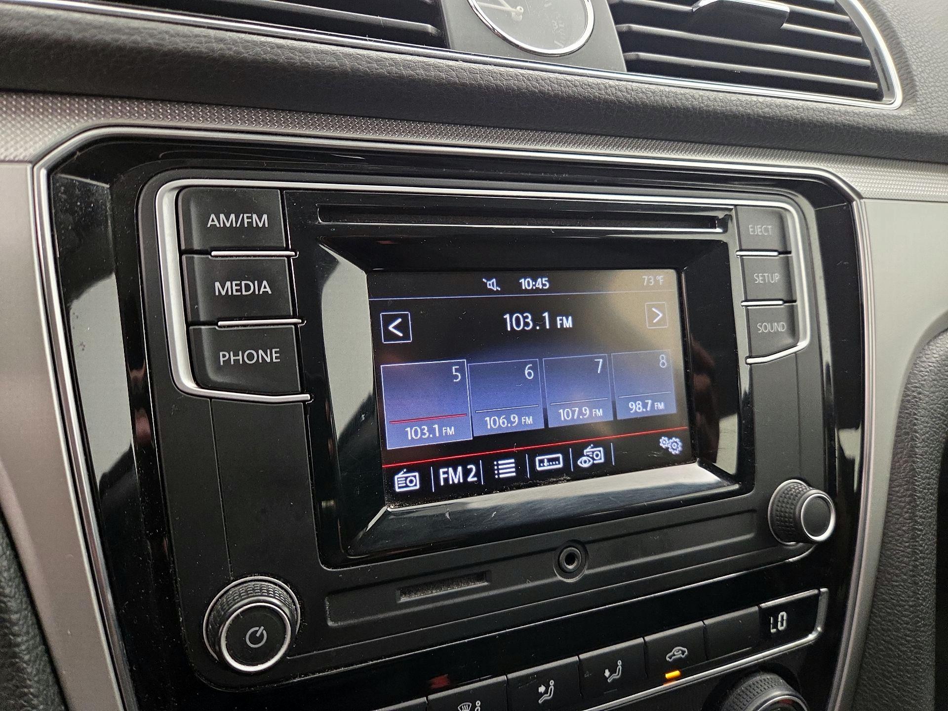 Thumbnail: 2016 Volkswagen Passat - 15