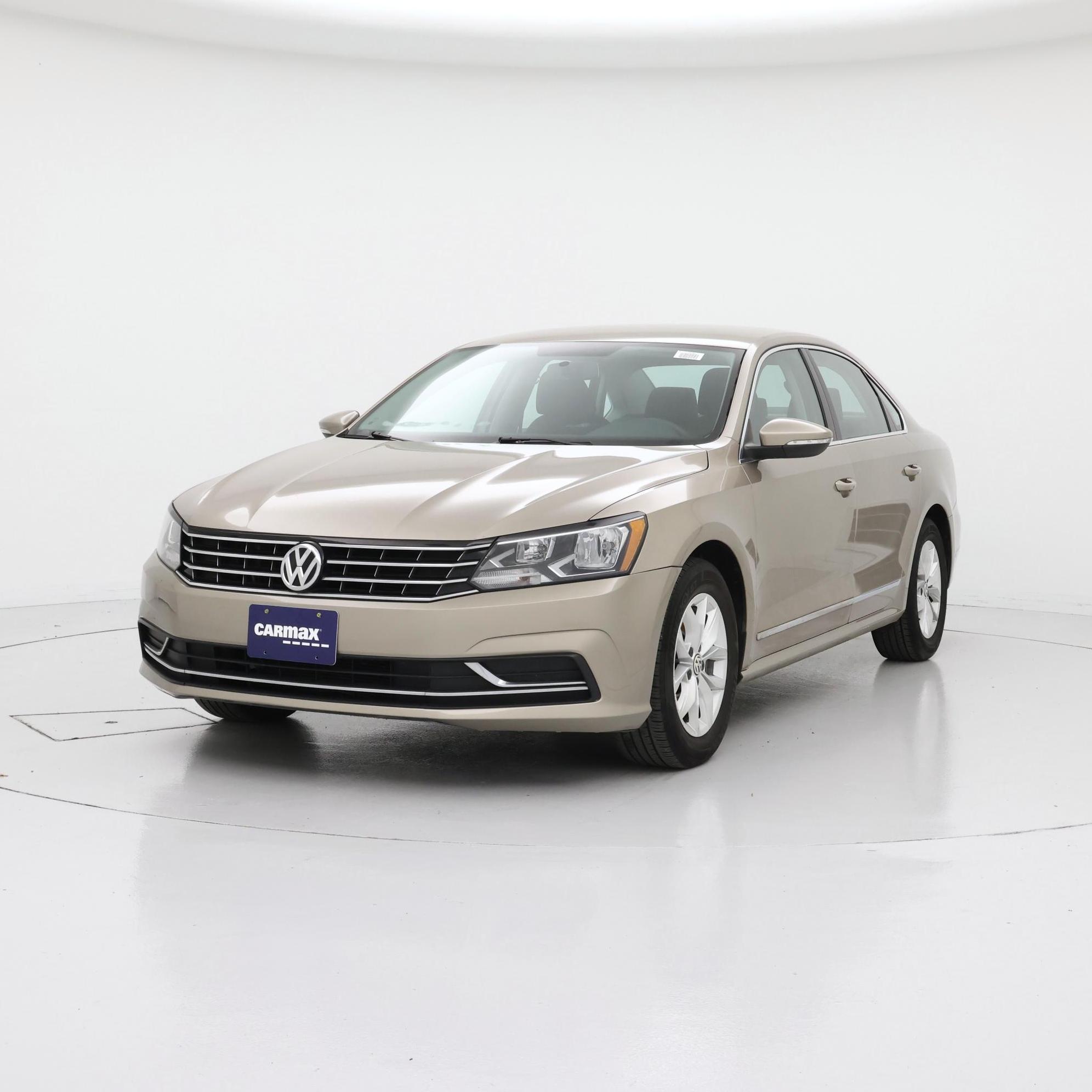 Thumbnail: 2016 Volkswagen Passat - 4
