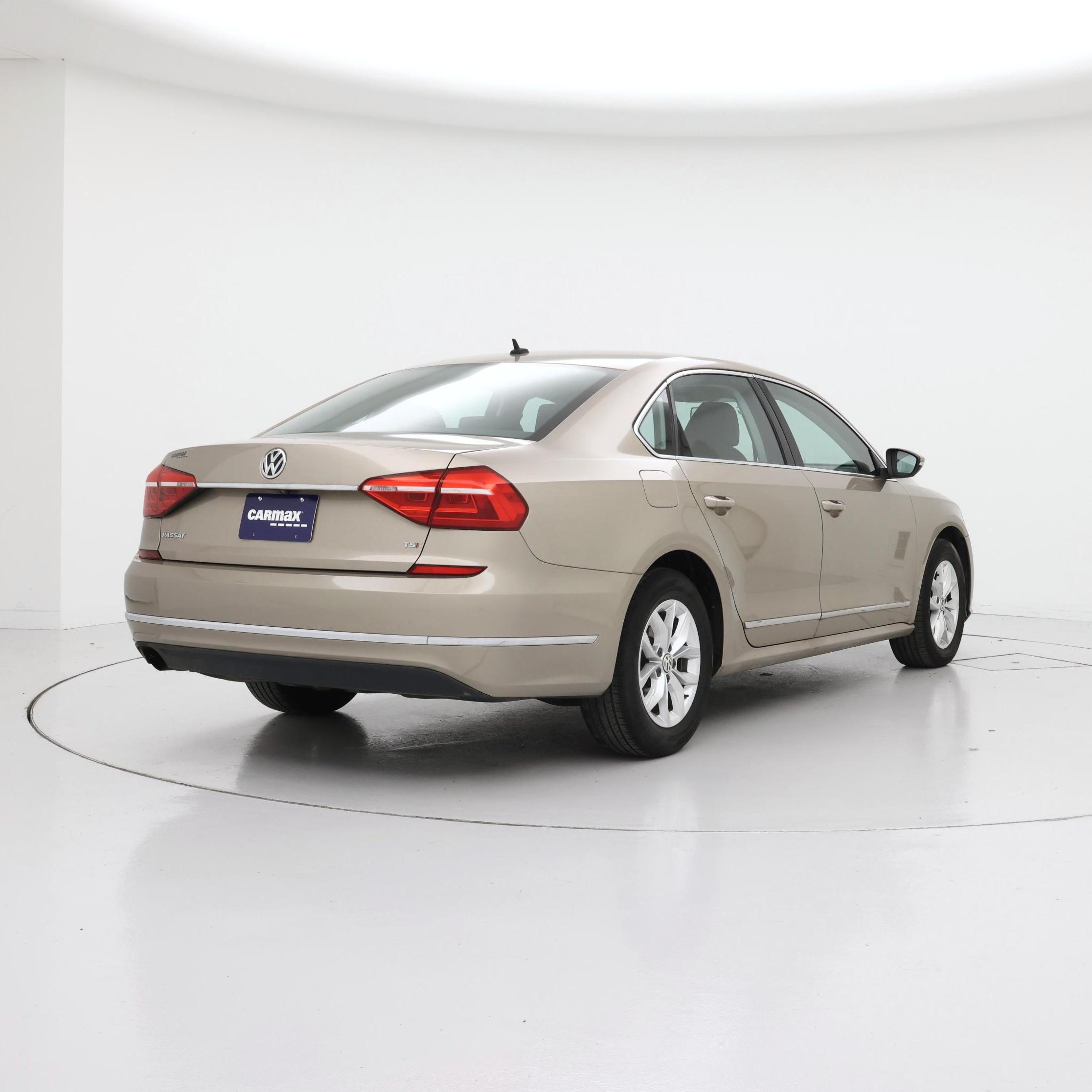 Thumbnail: 2016 Volkswagen Passat - 8