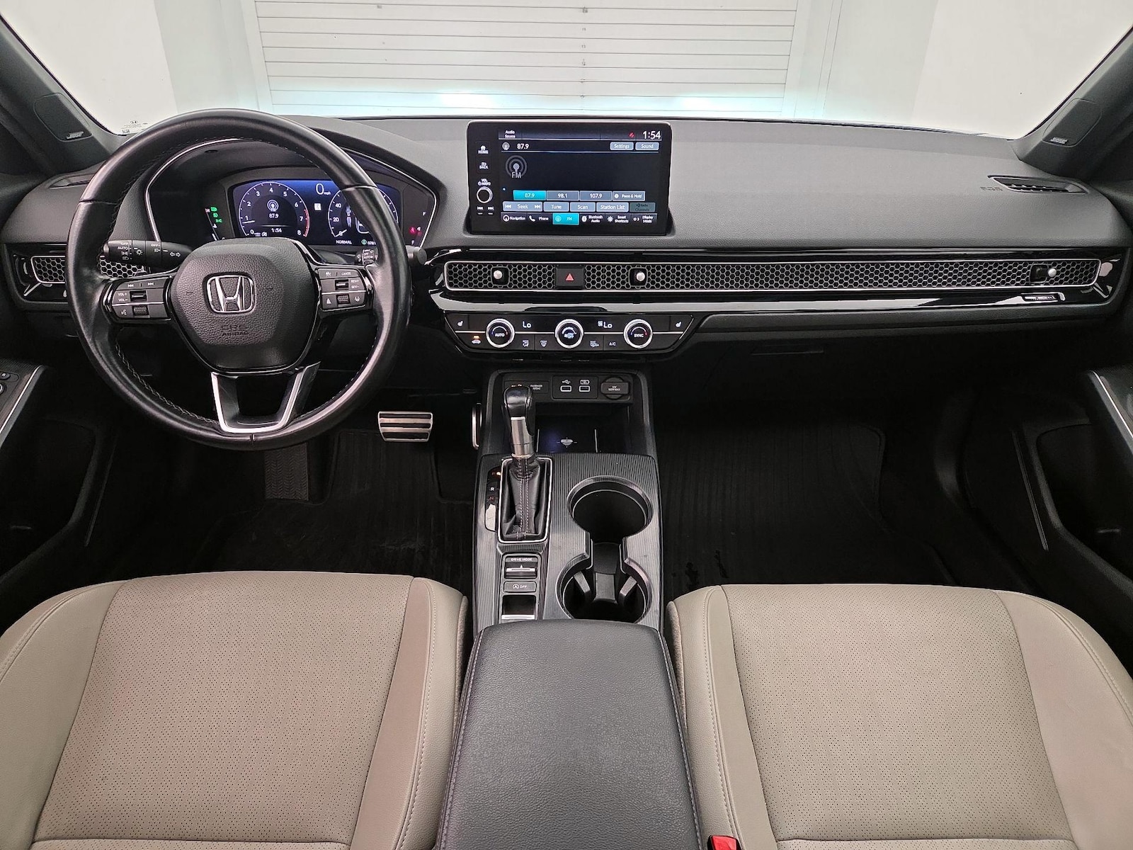 2022 Honda Civic Hatchback Sport Touring - Photo 10