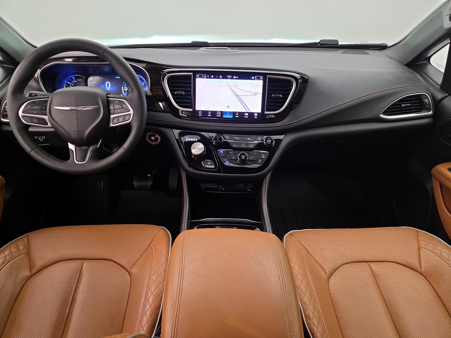 Thumbnail: 2023 Chrysler Pacifica - 9