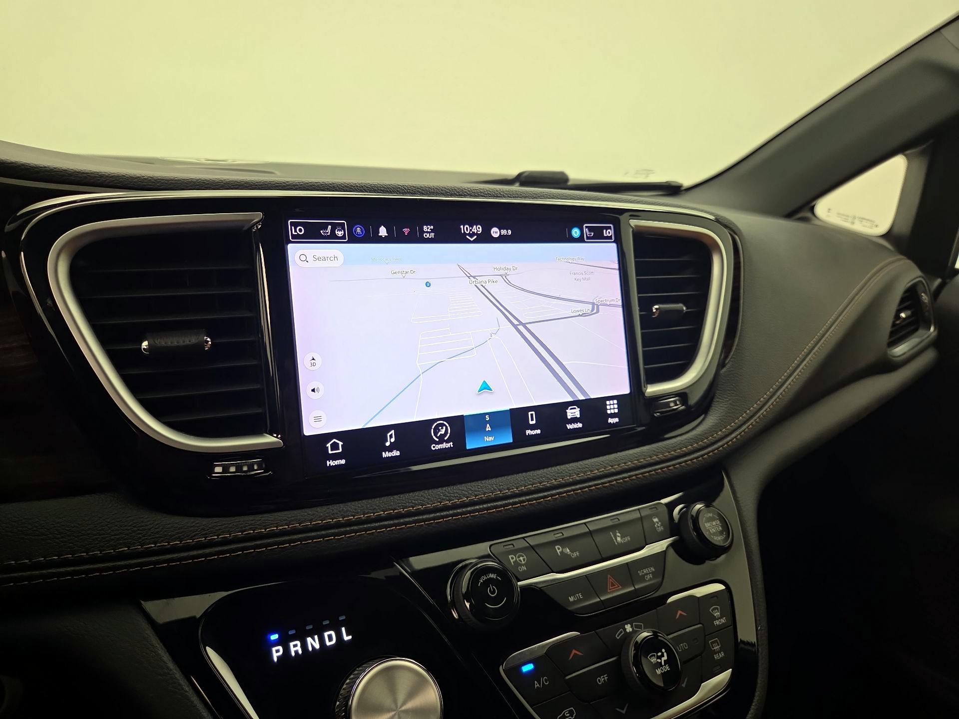 Thumbnail: 2023 Chrysler Pacifica - 14