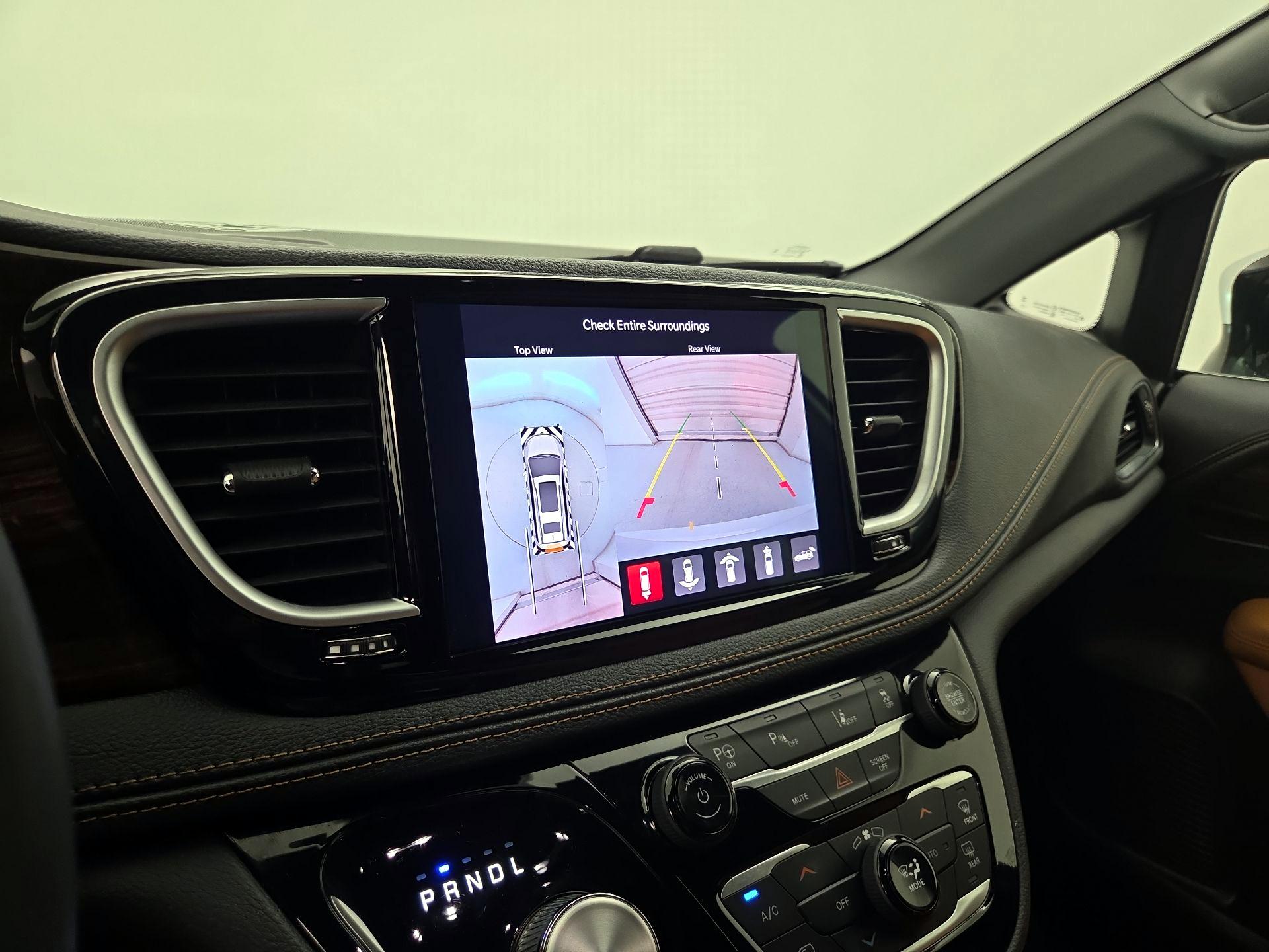 Thumbnail: 2023 Chrysler Pacifica - 15