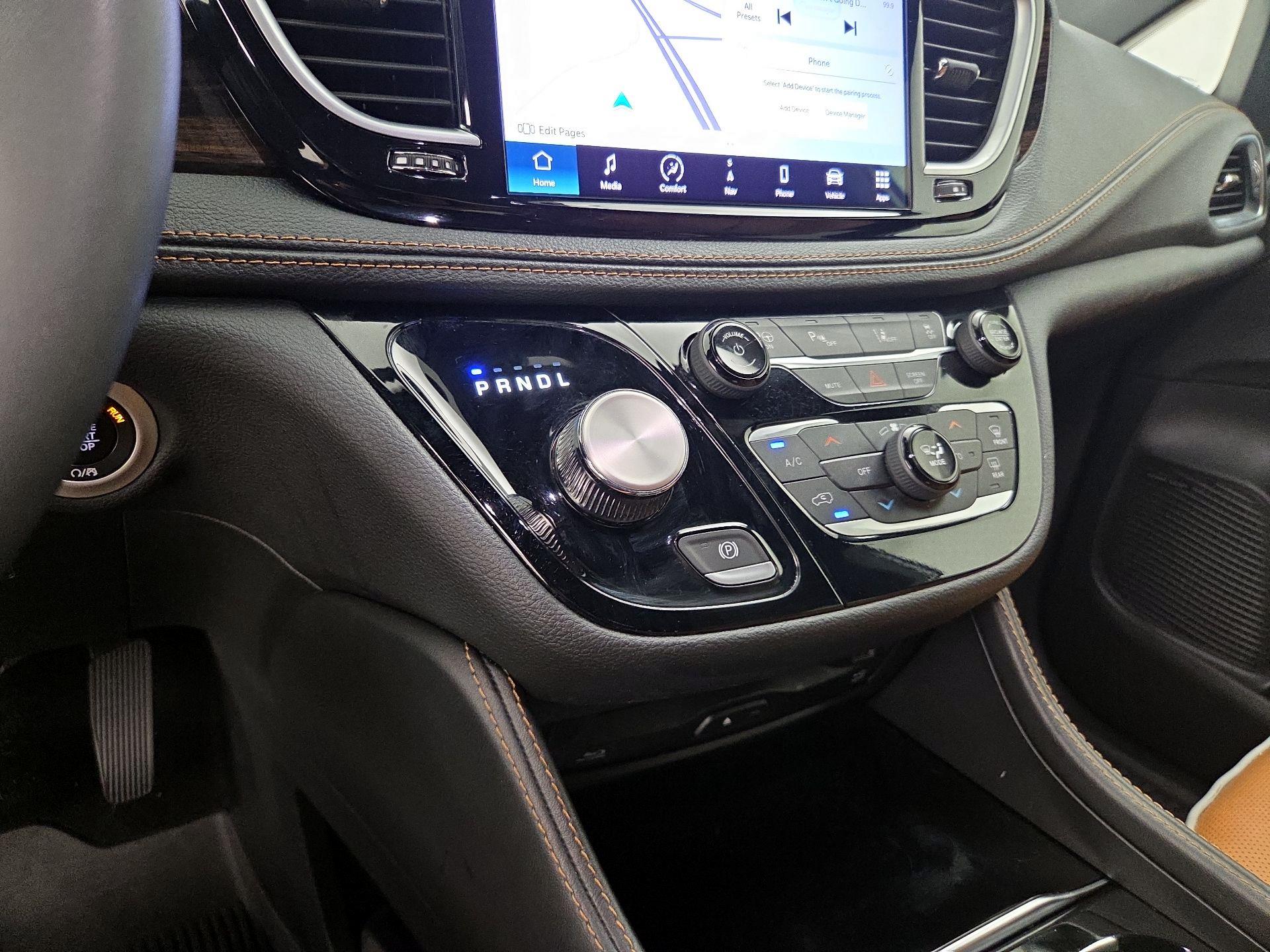 Thumbnail: 2023 Chrysler Pacifica - 18